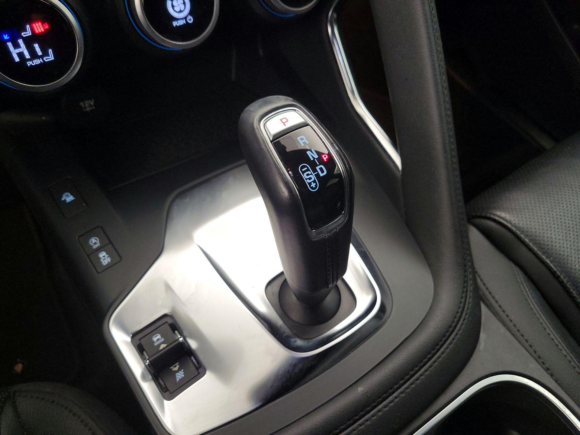 Thumbnail: 2020 Jaguar E-Pace - 17