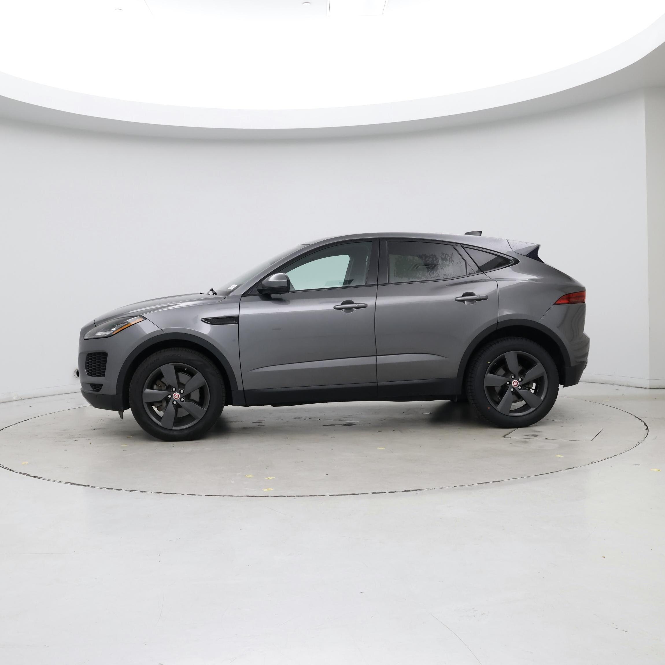 Thumbnail: 2020 Jaguar E-Pace - 3