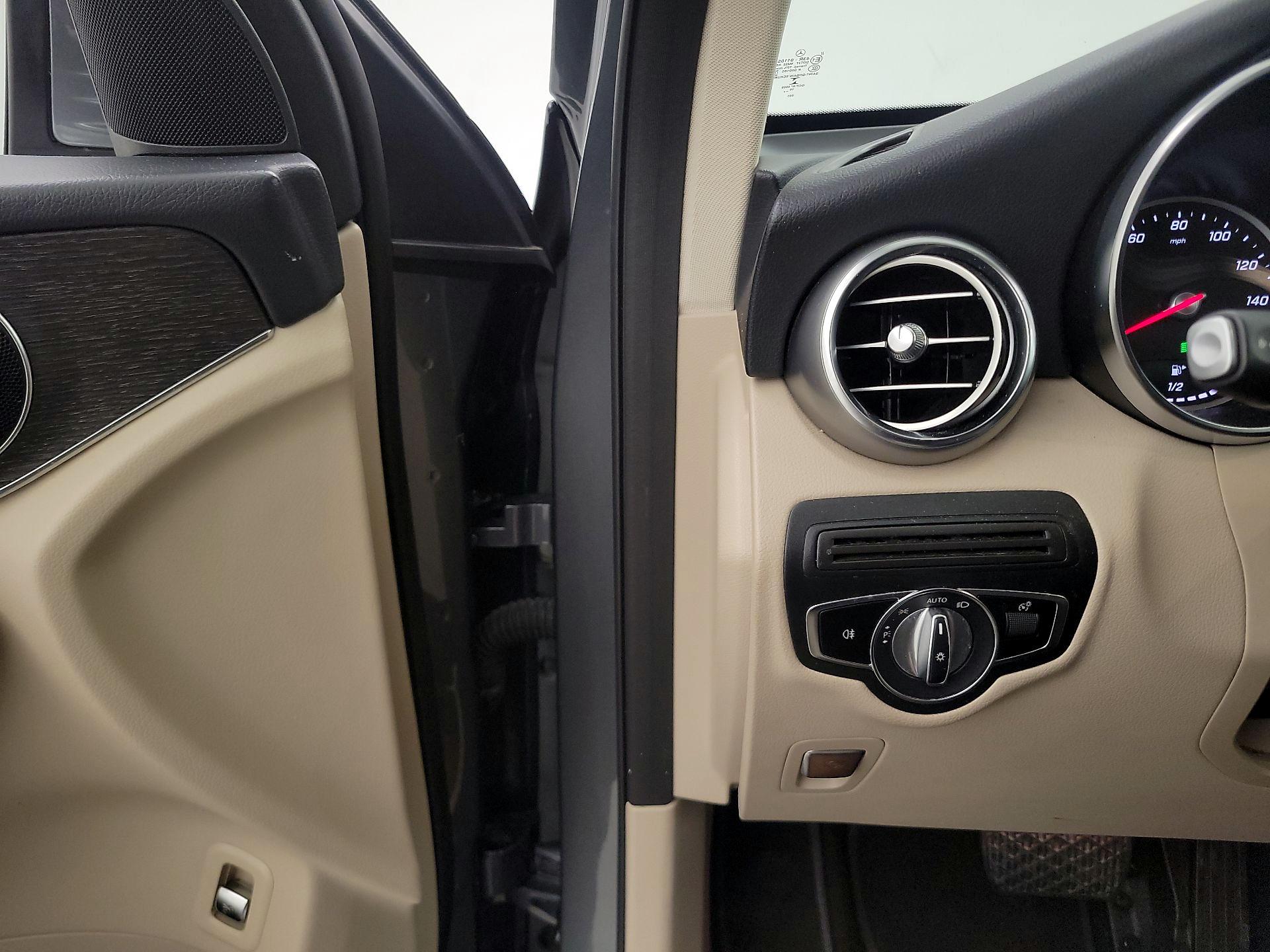 Thumbnail: 2020 Mercedes-Benz GLC - 13