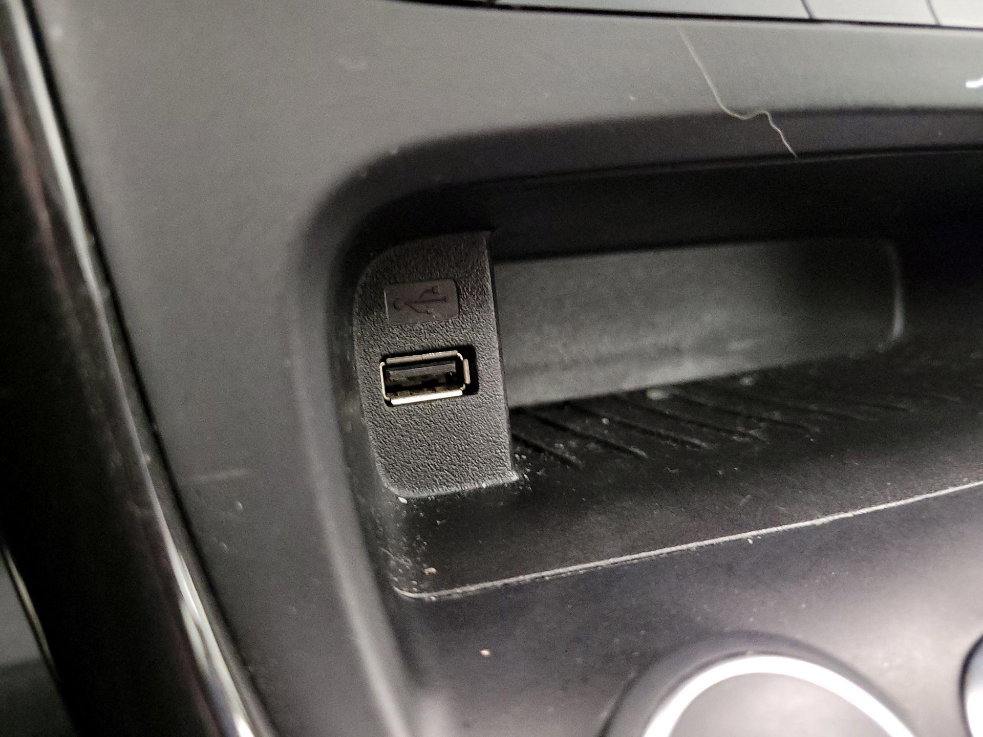 Thumbnail: 2017 Ford Focus - 18