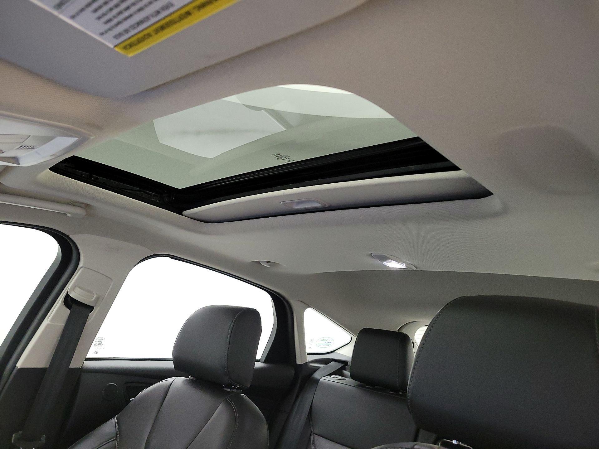 Thumbnail: 2017 Ford Focus - 19