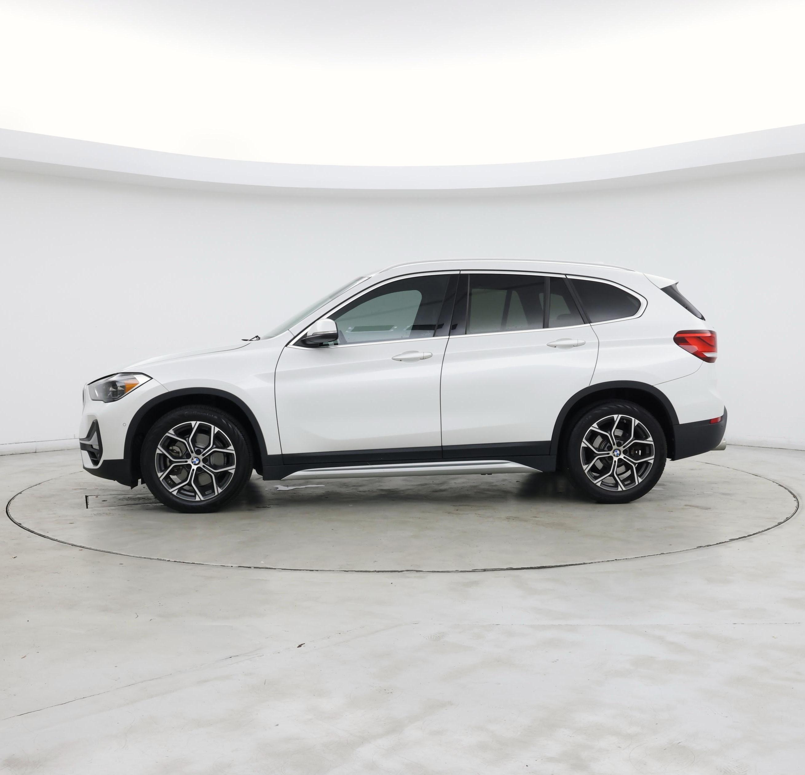 Thumbnail: 2020 BMW X1 - 3