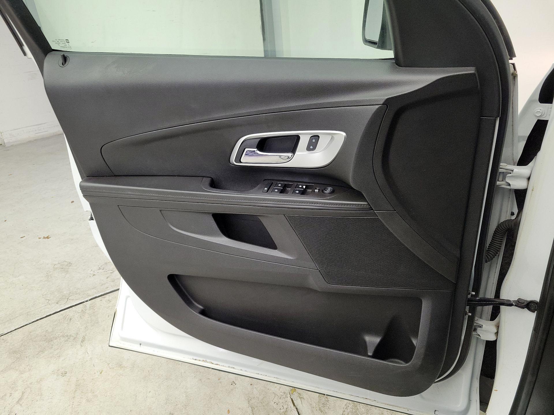 Thumbnail: 2015 Chevrolet Equinox - 12