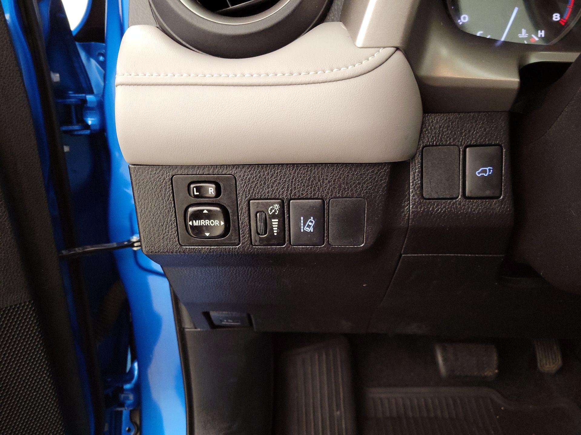 Thumbnail: 2017 Toyota RAV4 - 13