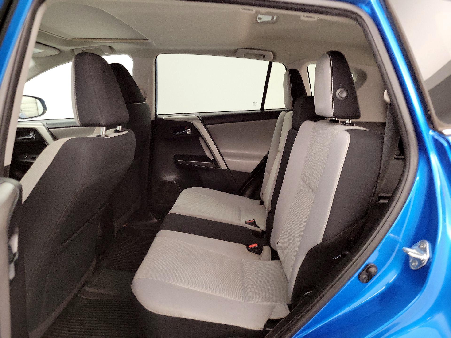 Thumbnail: 2017 Toyota RAV4 - 20