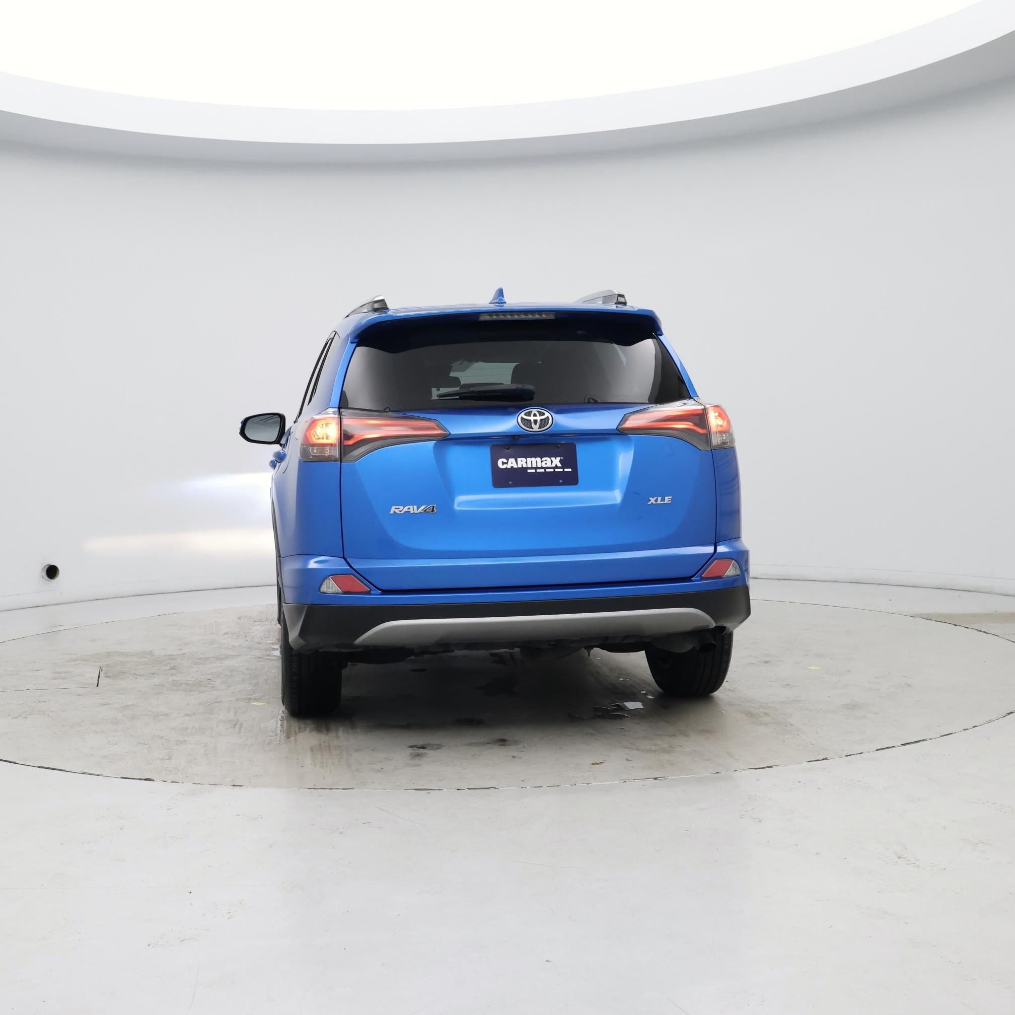 Thumbnail: 2017 Toyota RAV4 - 6