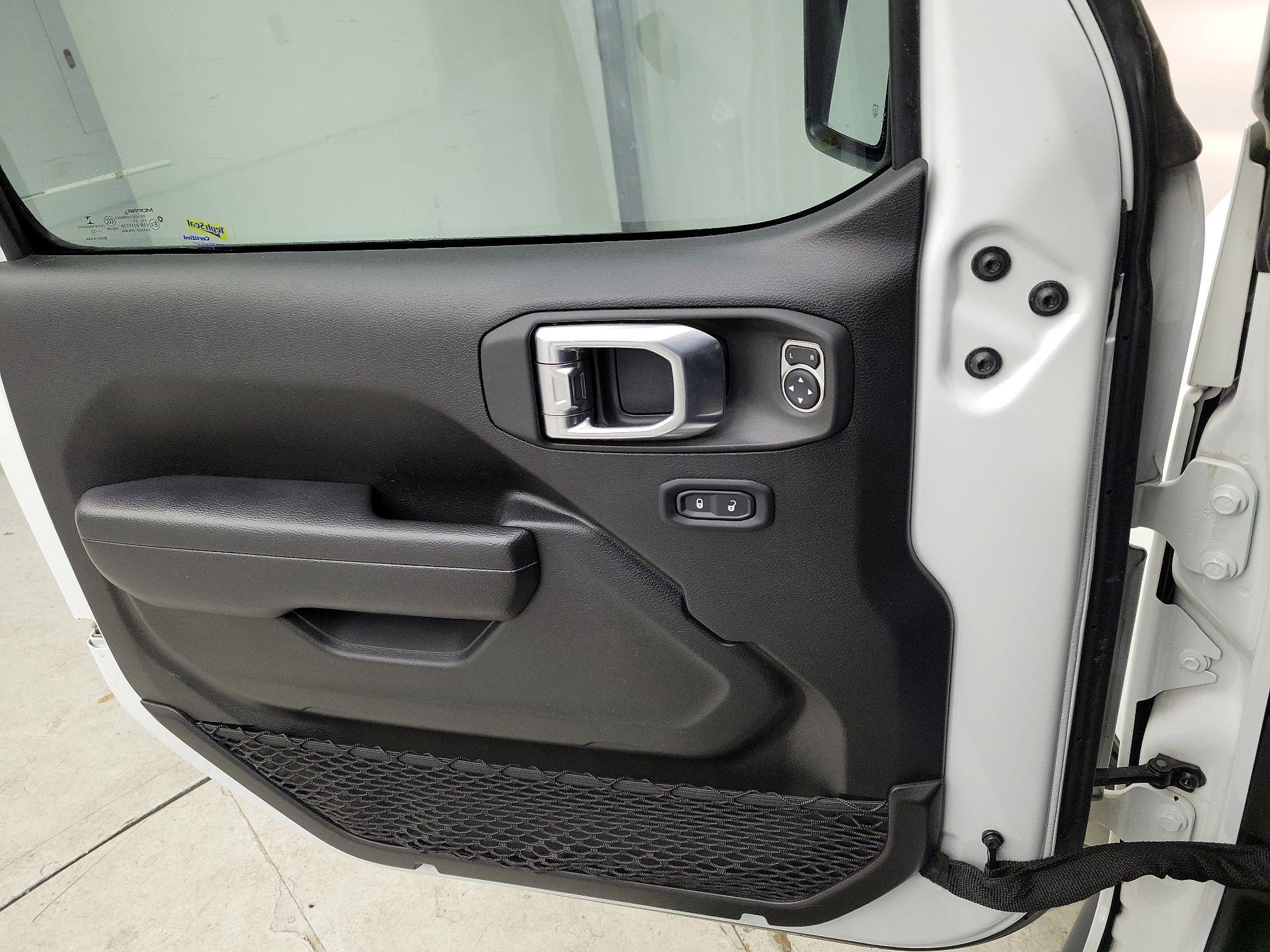 Thumbnail: 2022 Jeep Gladiator - 12