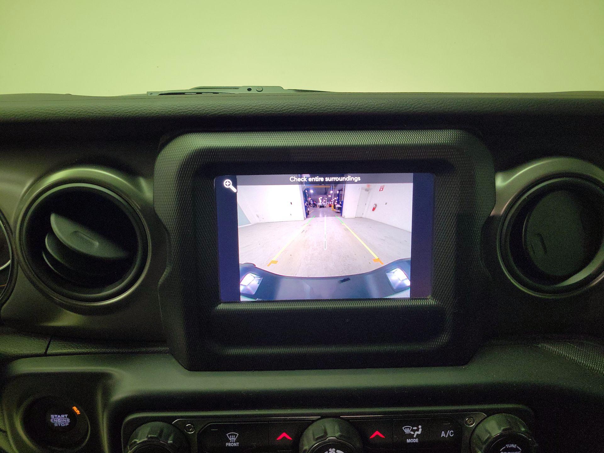 Thumbnail: 2022 Jeep Gladiator - 14