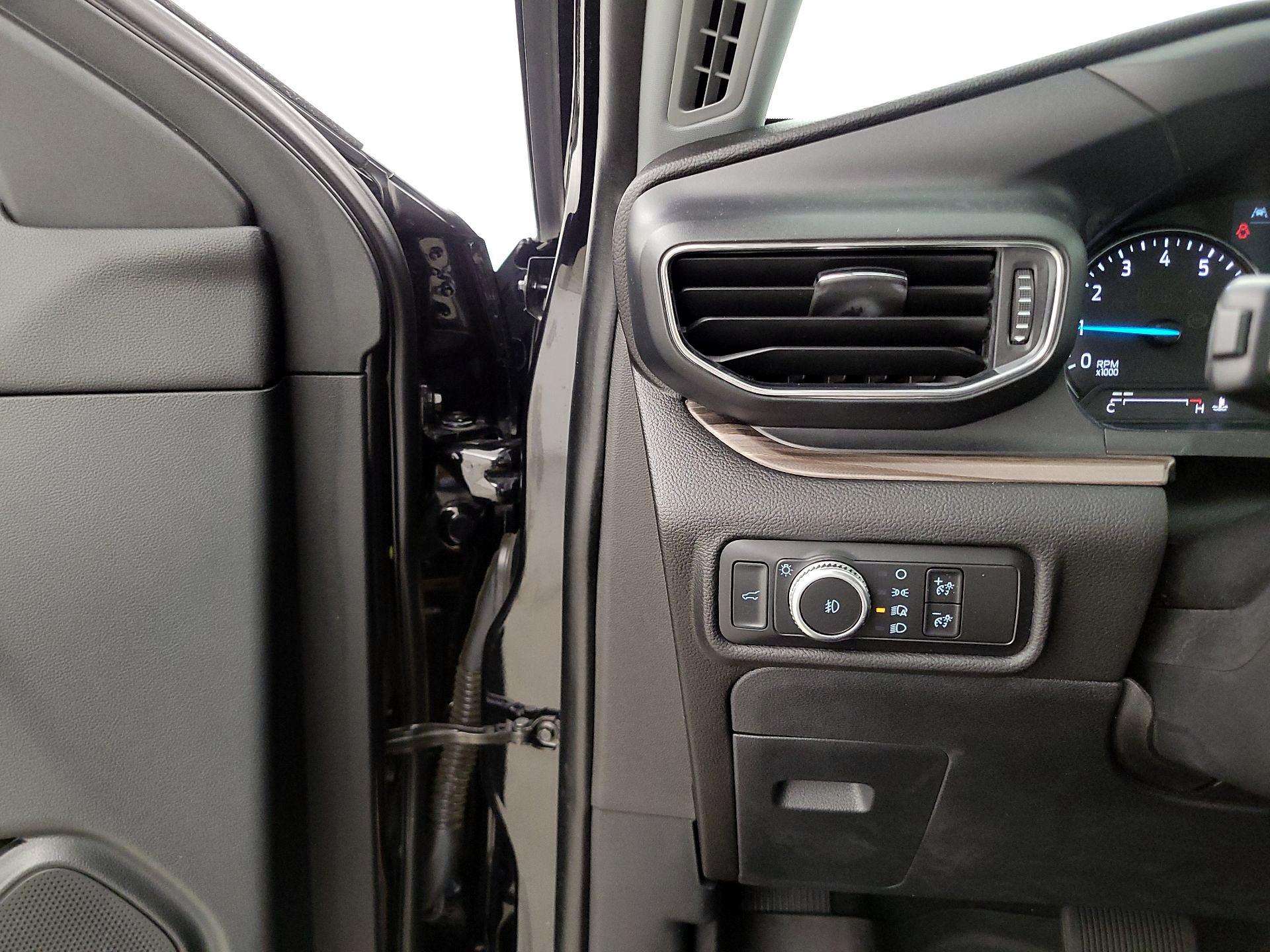 Thumbnail: 2021 Ford Explorer - 13