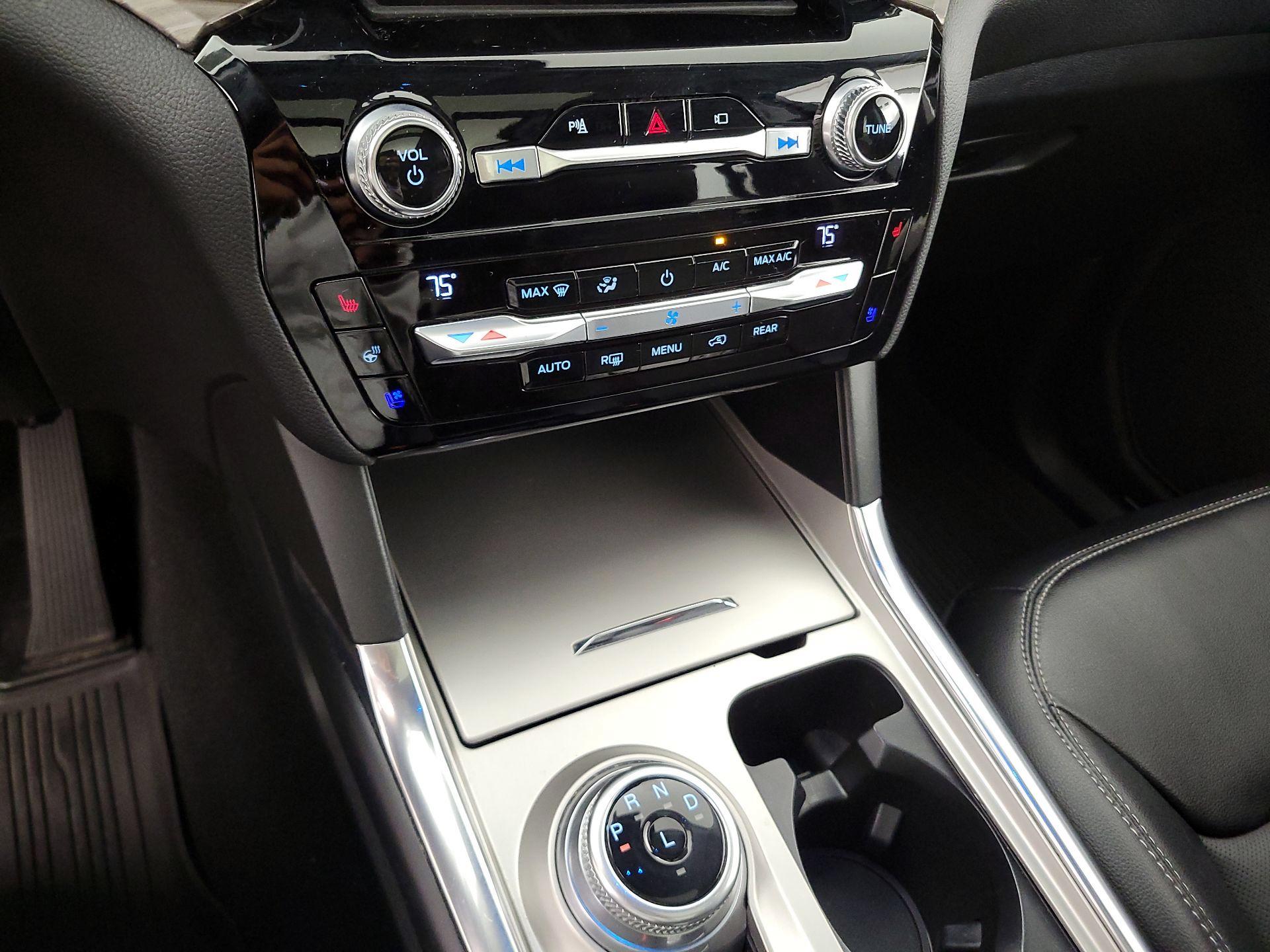 Thumbnail: 2021 Ford Explorer - 17