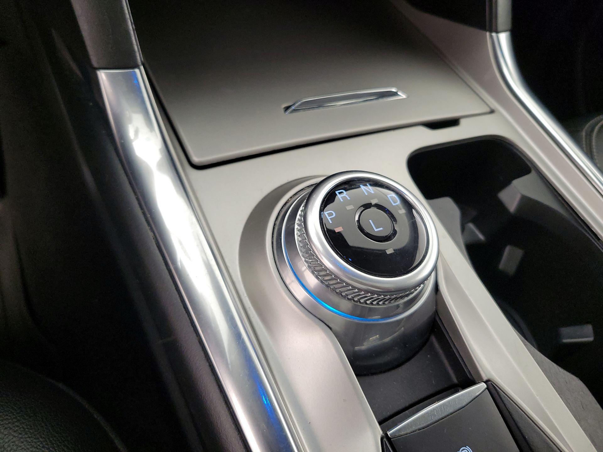 Thumbnail: 2021 Ford Explorer - 18