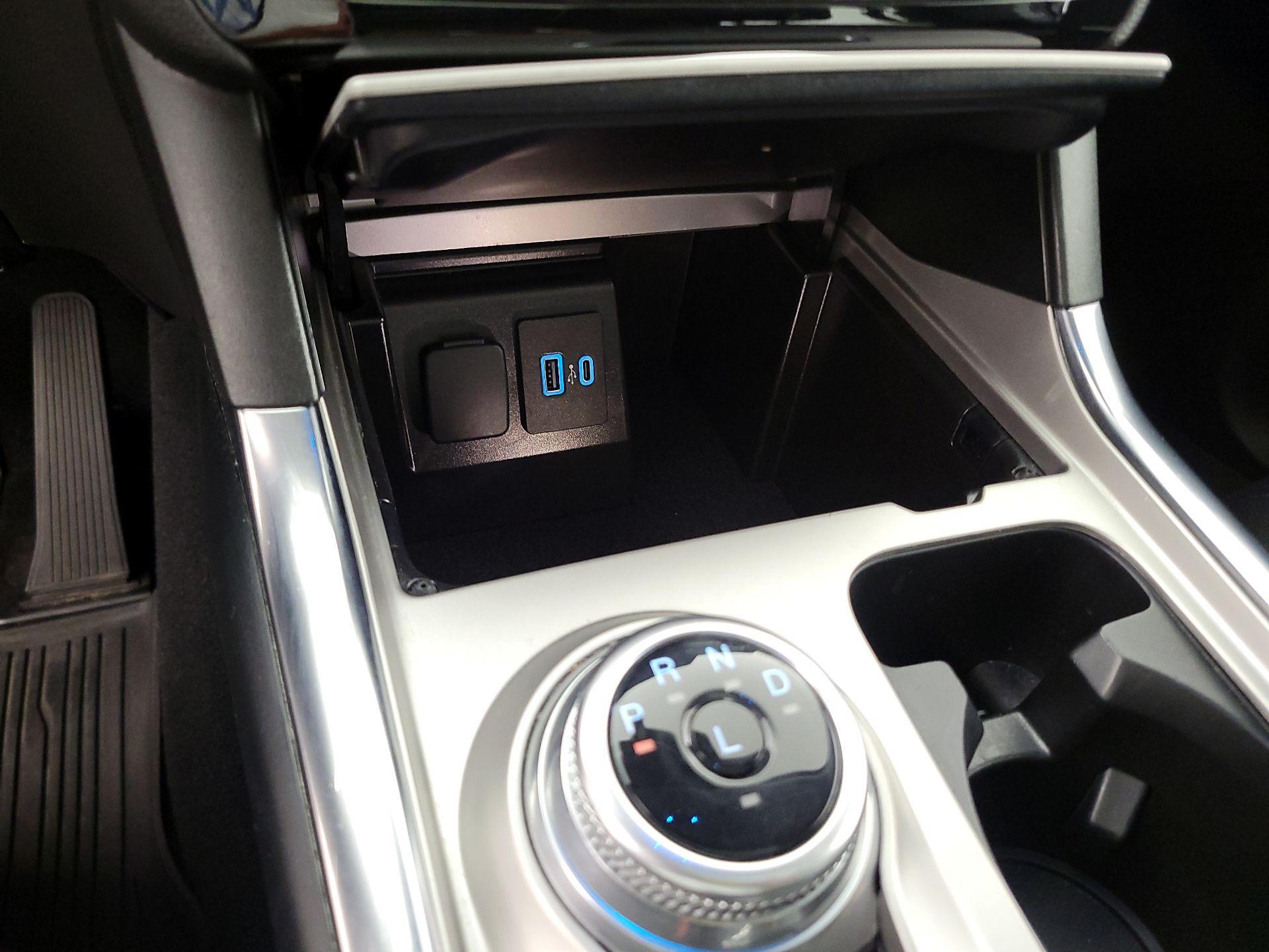 Thumbnail: 2021 Ford Explorer - 19