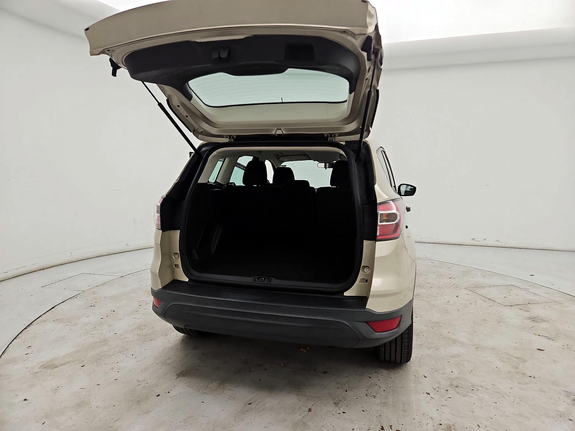 Thumbnail: 2017 Ford Escape - 20