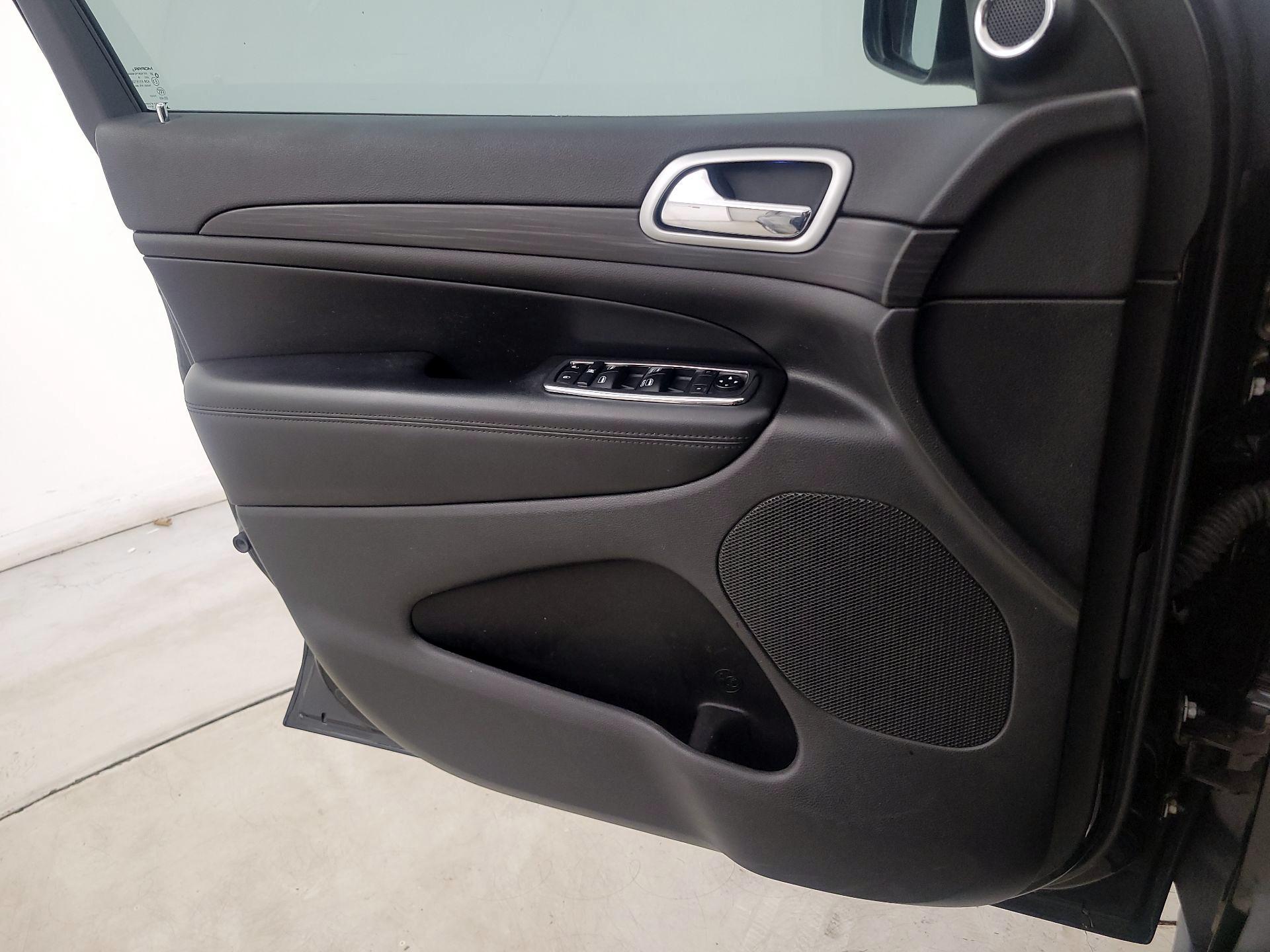 Thumbnail: 2019 Jeep Grand Cherokee - 12