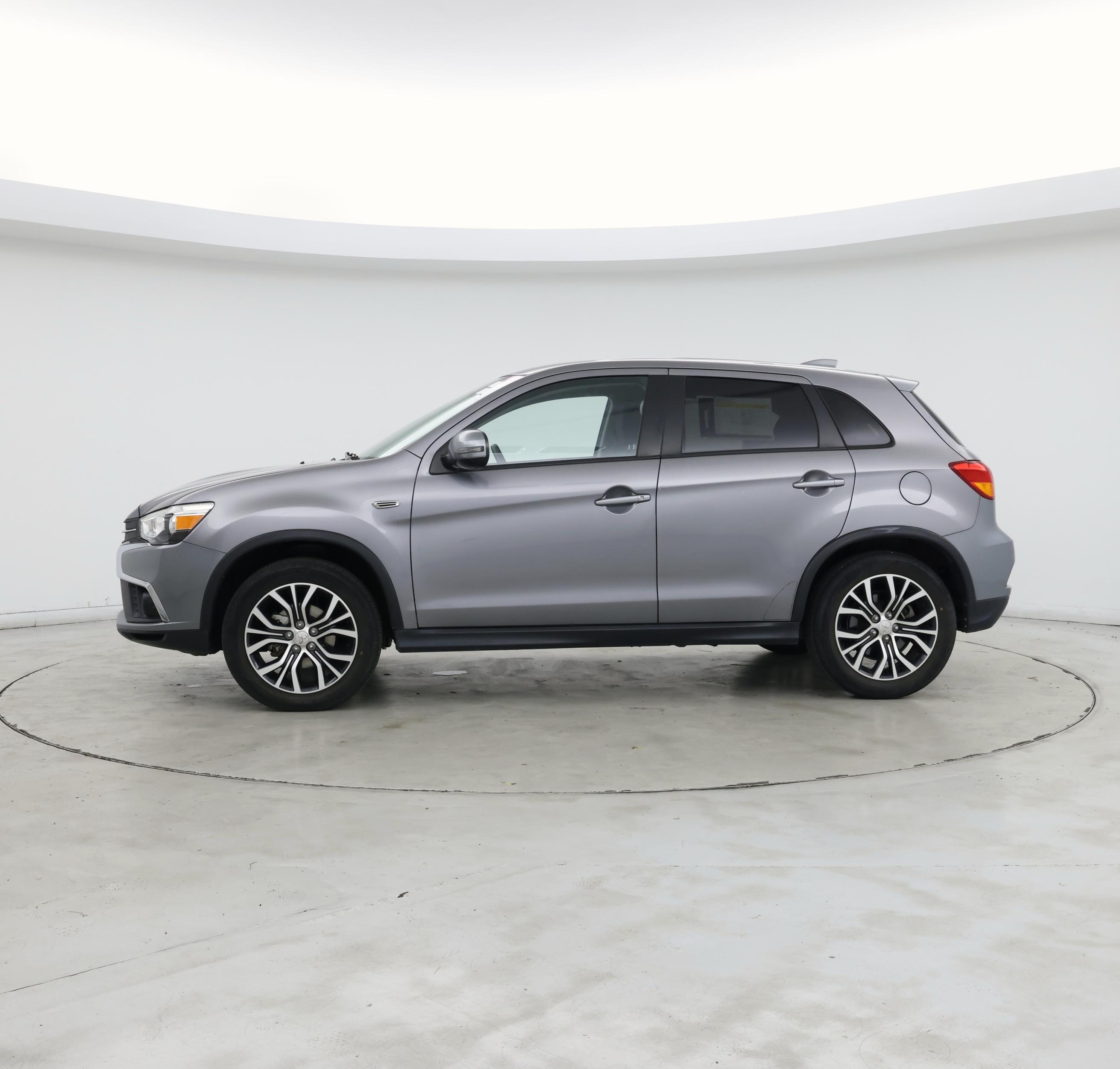 Thumbnail: 2019 Mitsubishi Outlander Sport - 3