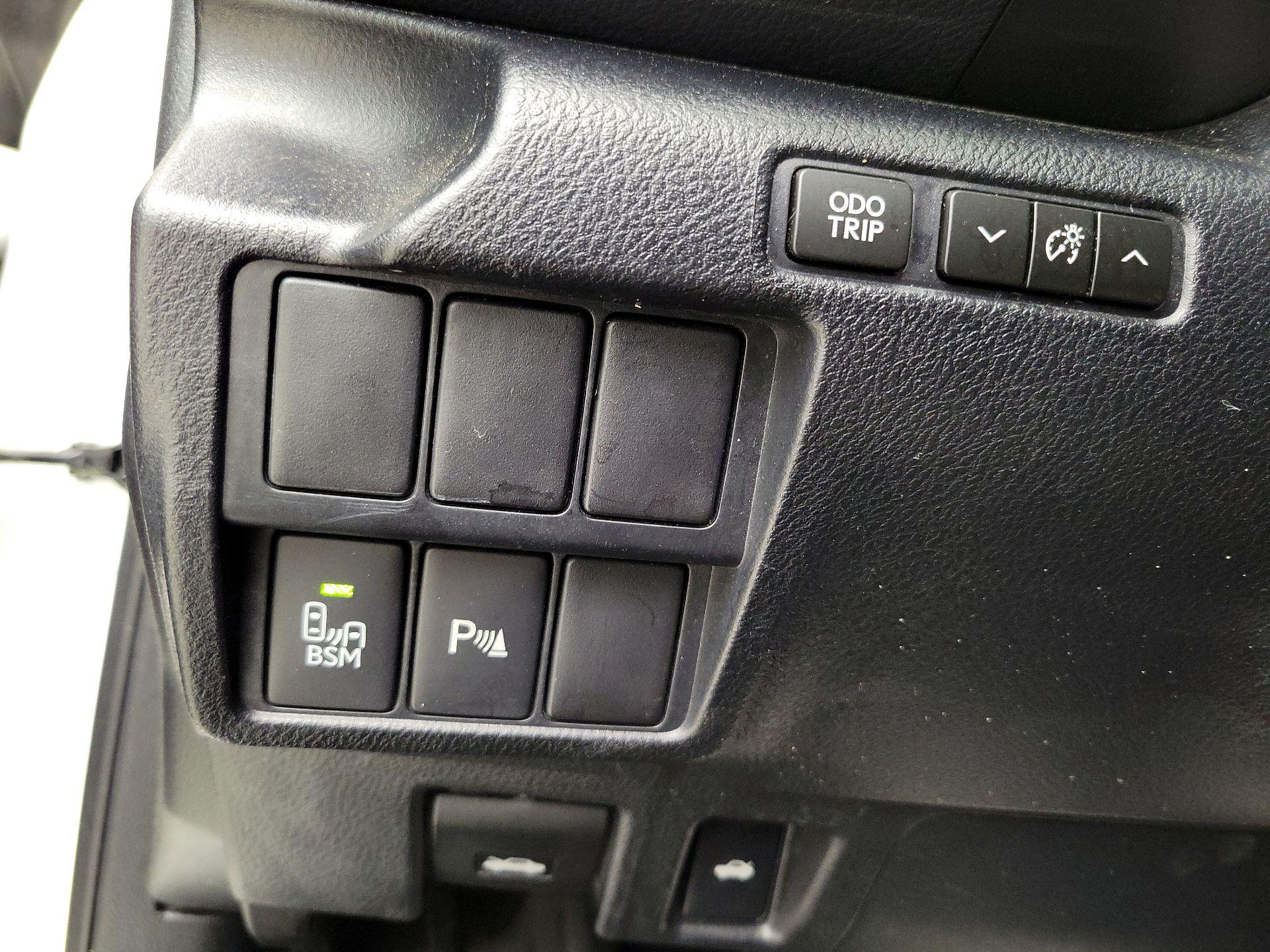 Thumbnail: 2016 Lexus IS - 13