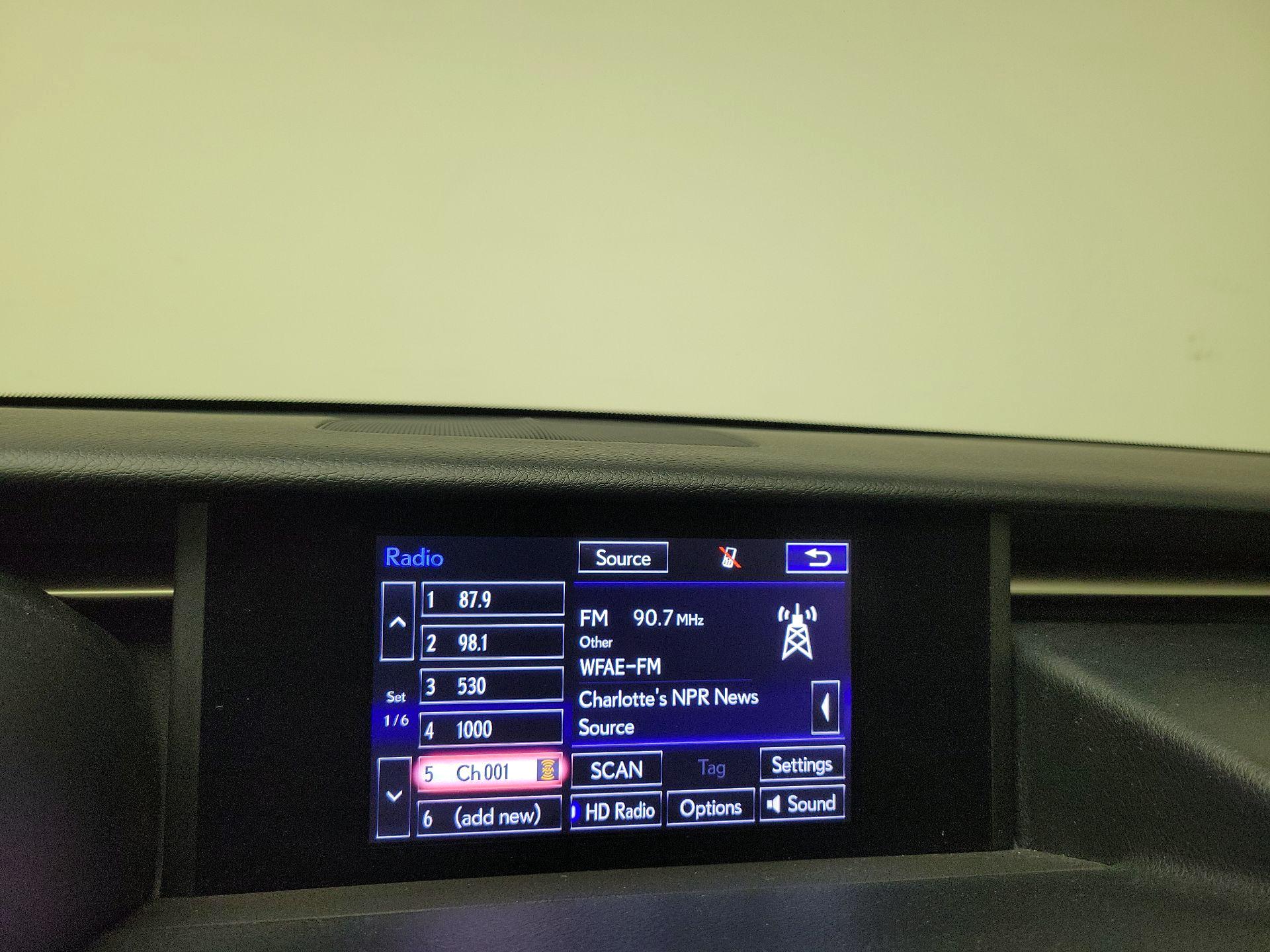 Thumbnail: 2016 Lexus IS - 16