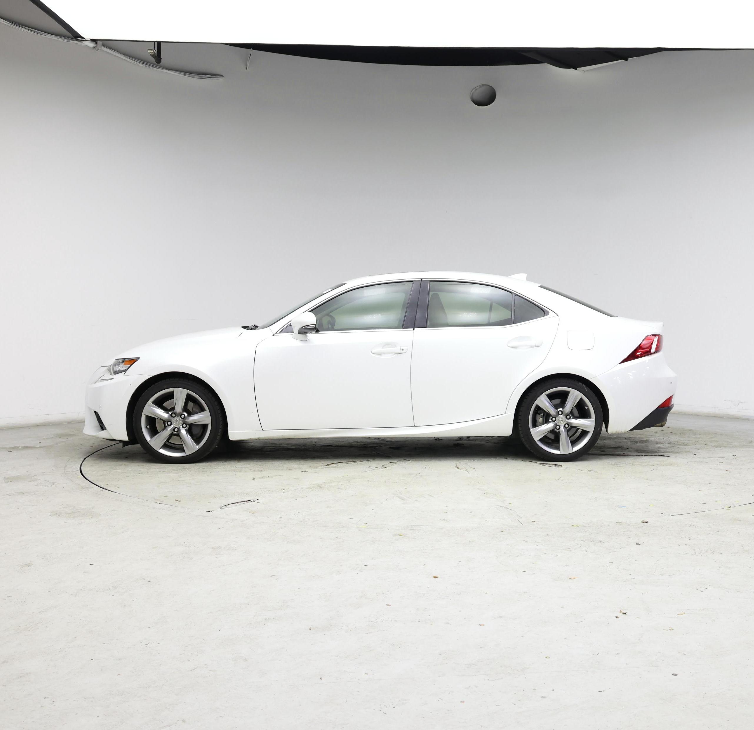 Thumbnail: 2016 Lexus IS - 3