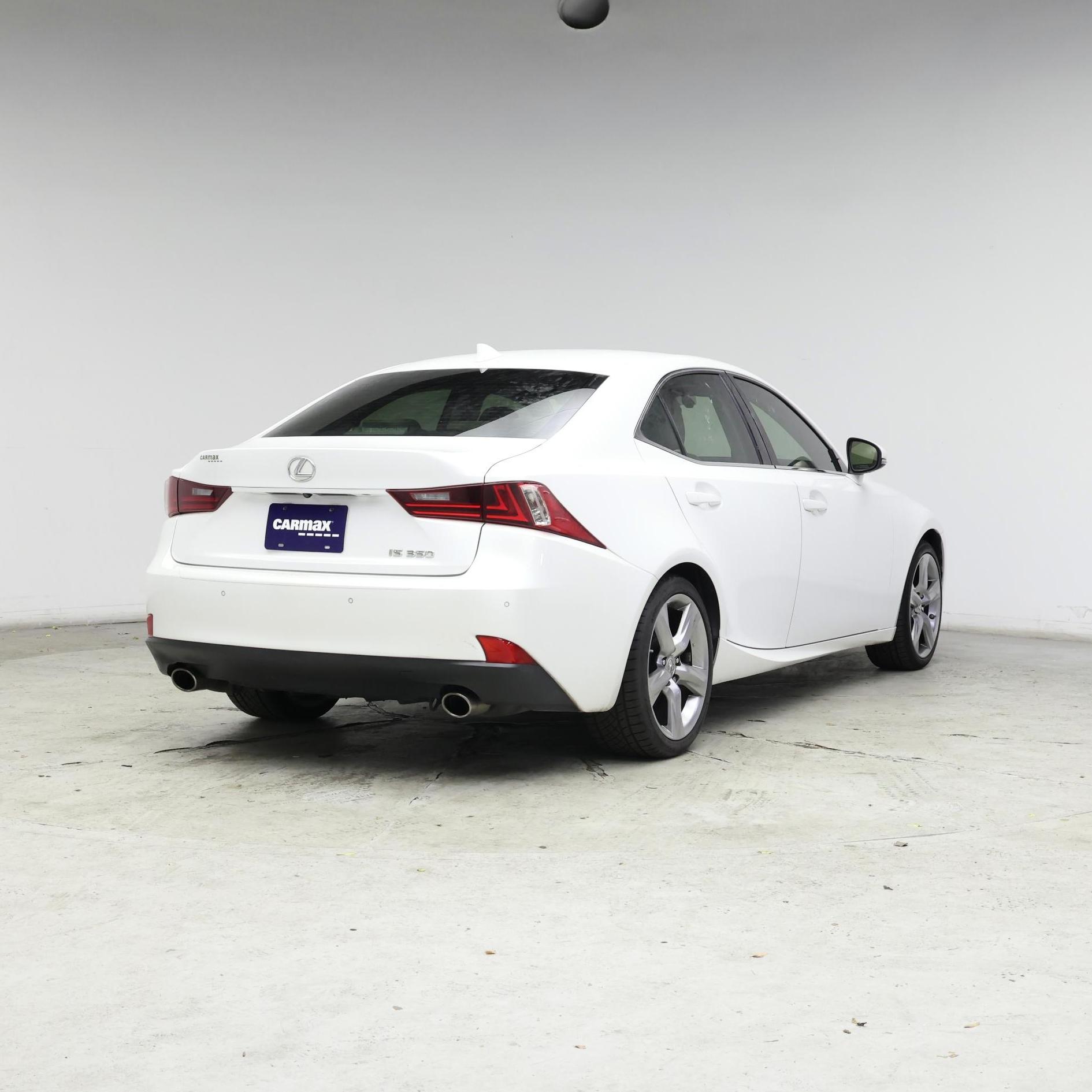 Thumbnail: 2016 Lexus IS - 8