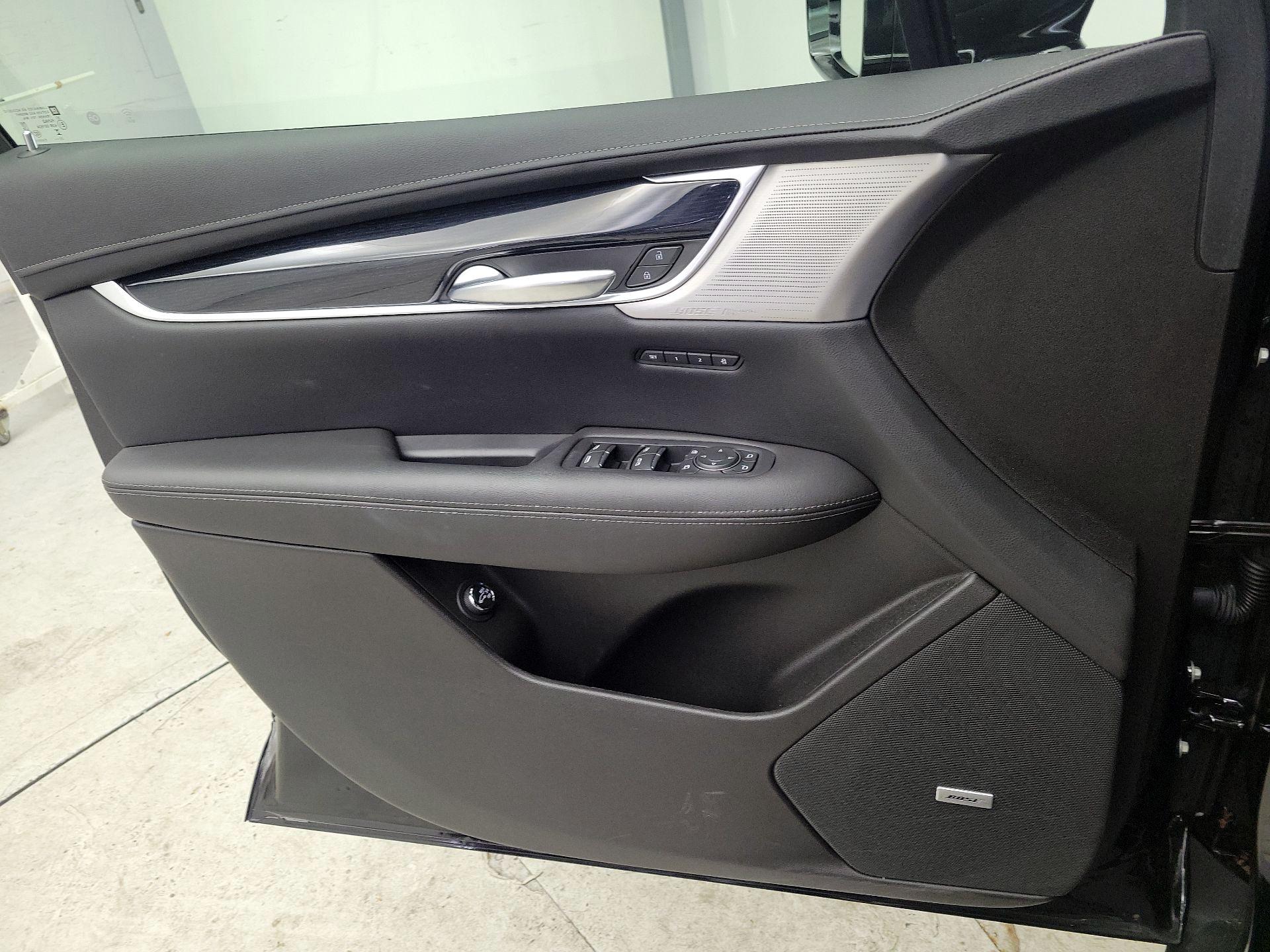 Thumbnail: 2024 Cadillac XT5 - 12