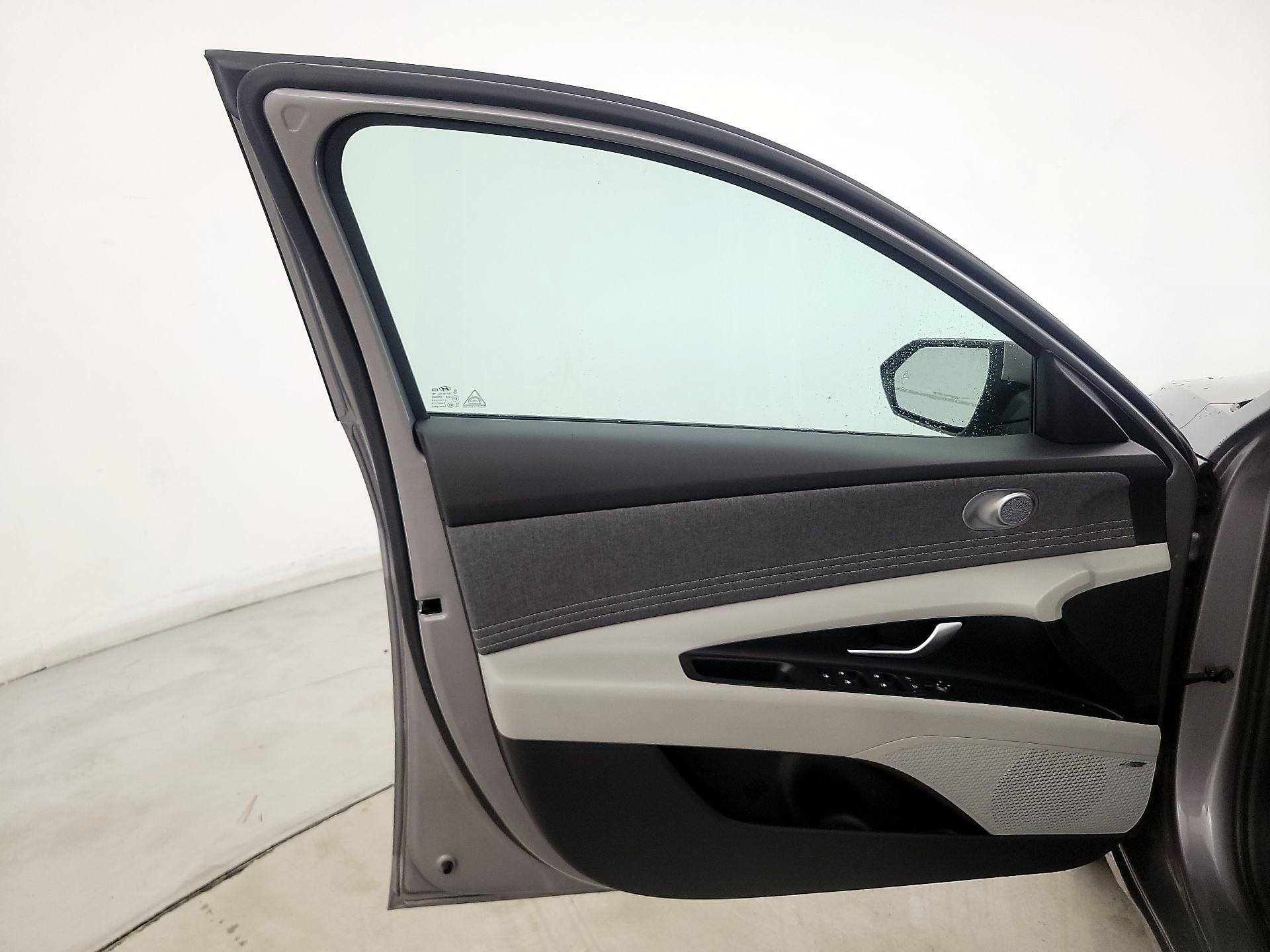 Thumbnail: 2025 Hyundai Elantra - 12