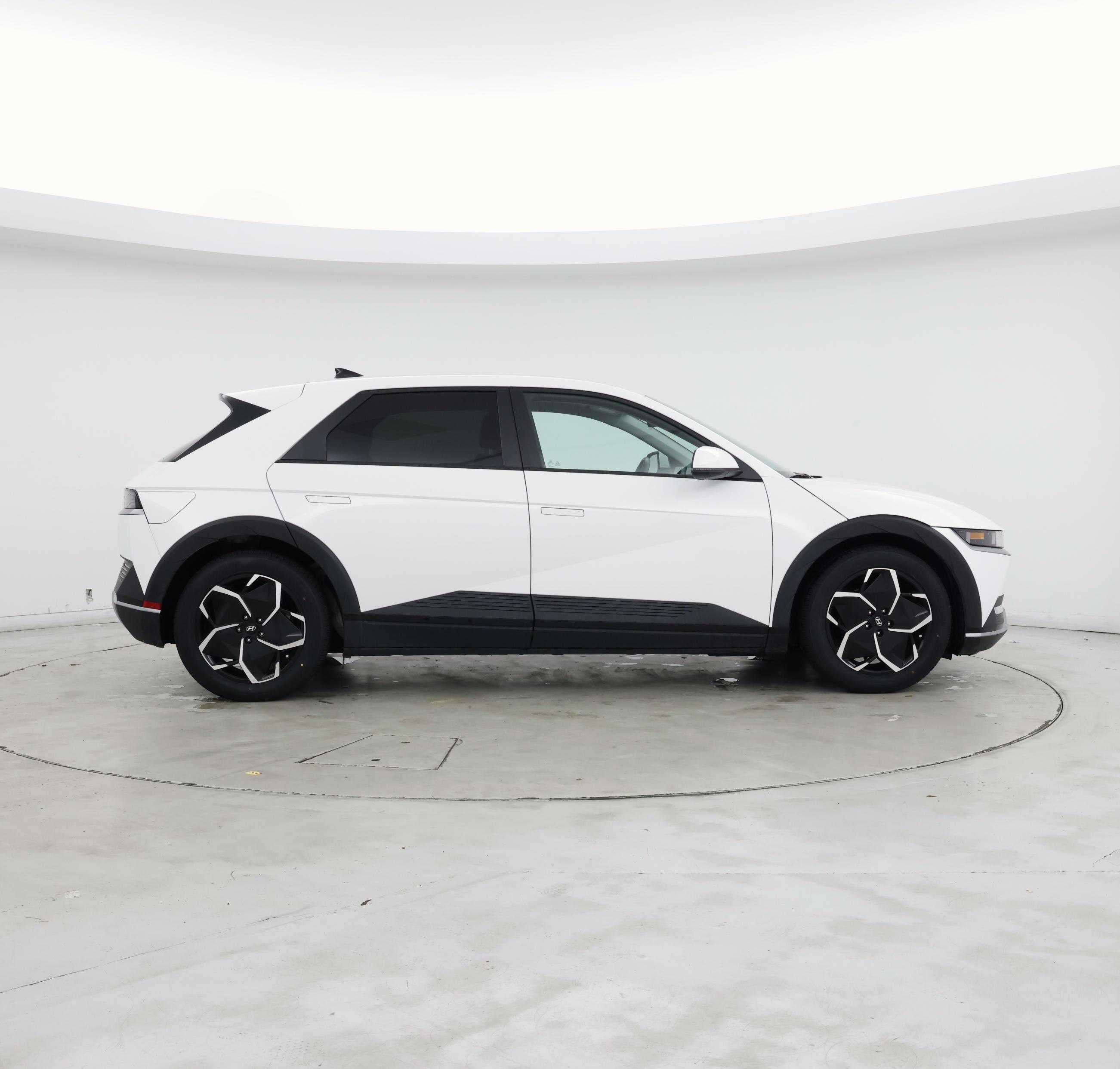 Thumbnail: 2022 Hyundai Ioniq 5 - 7