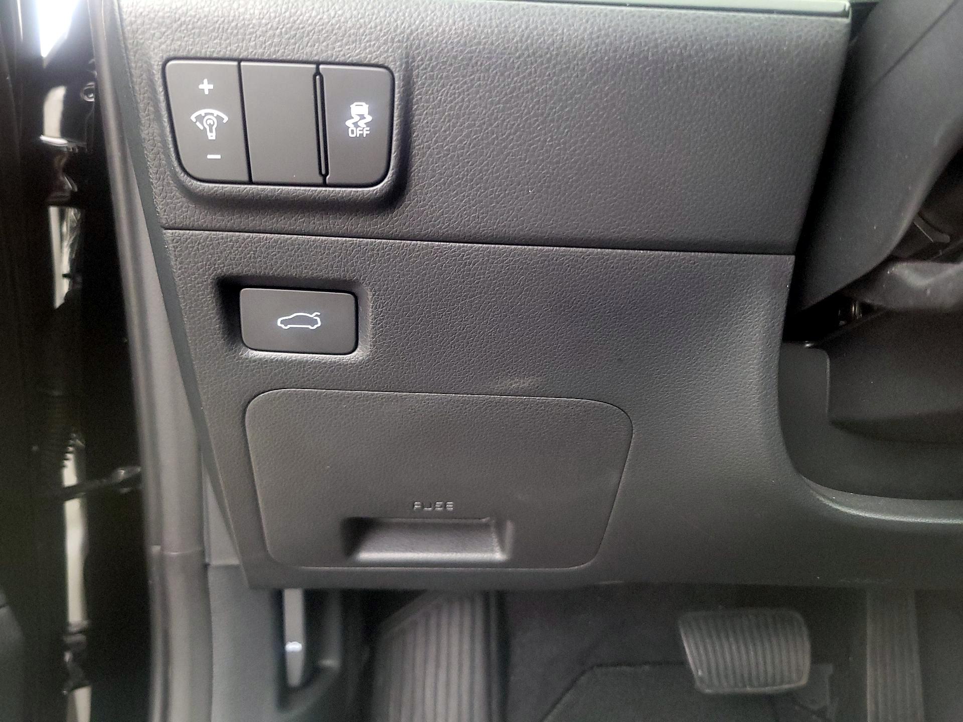 Thumbnail: 2025 Kia K5 - 13