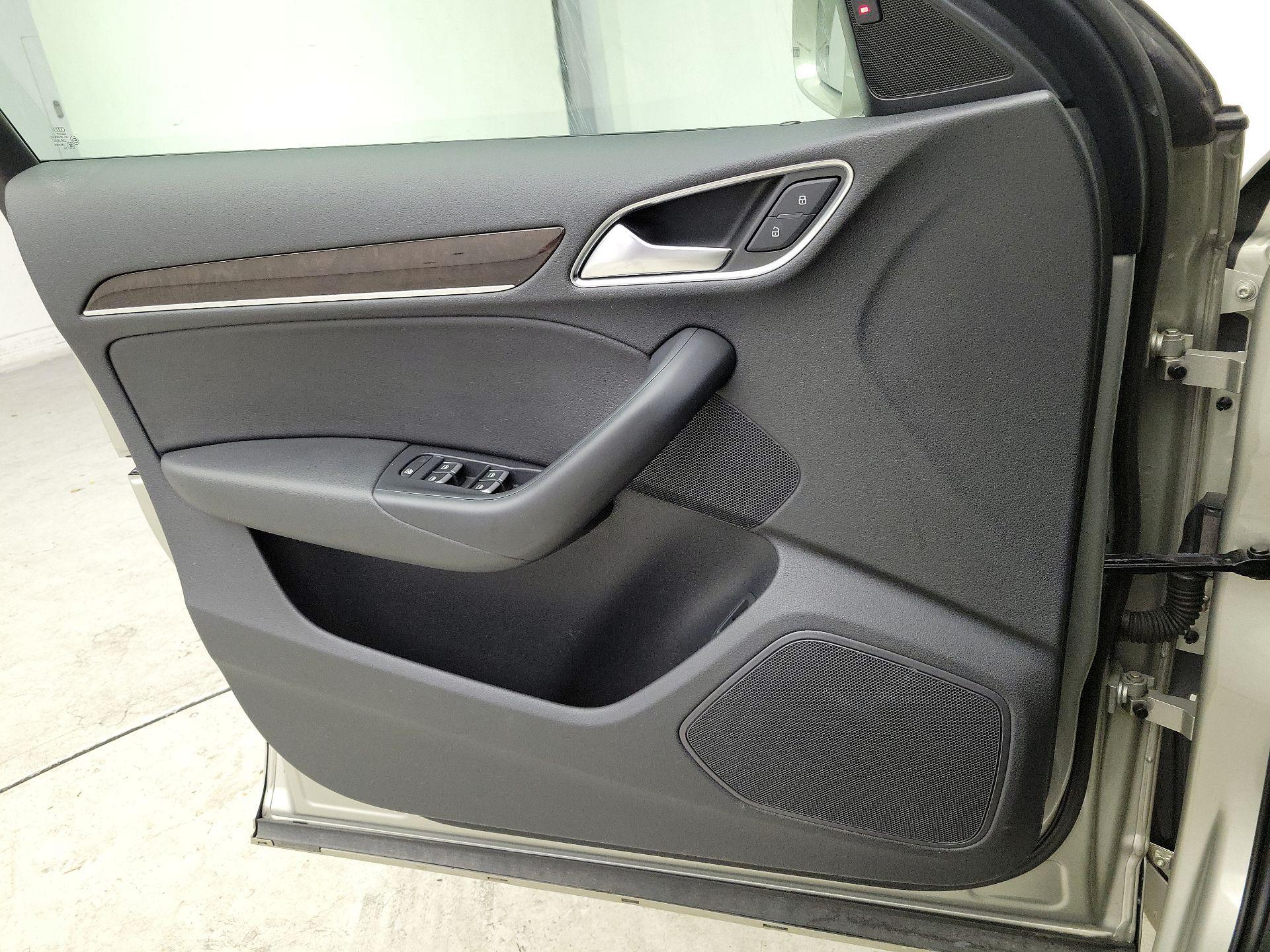 Thumbnail: 2016 Audi Q3 - 12