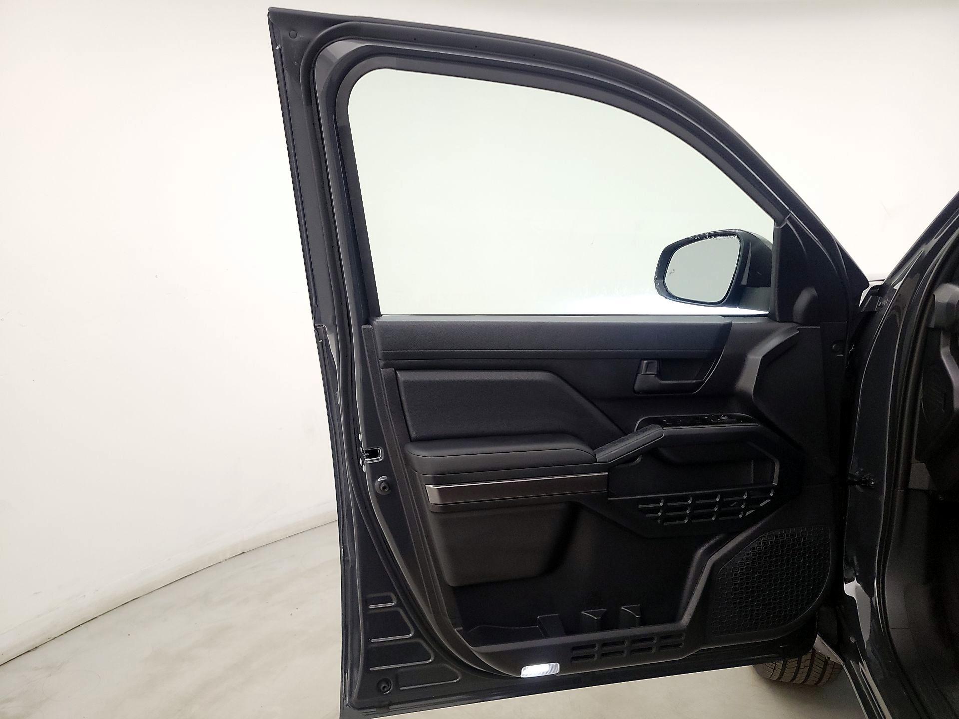 Thumbnail: 2025 Toyota 4Runner - 12