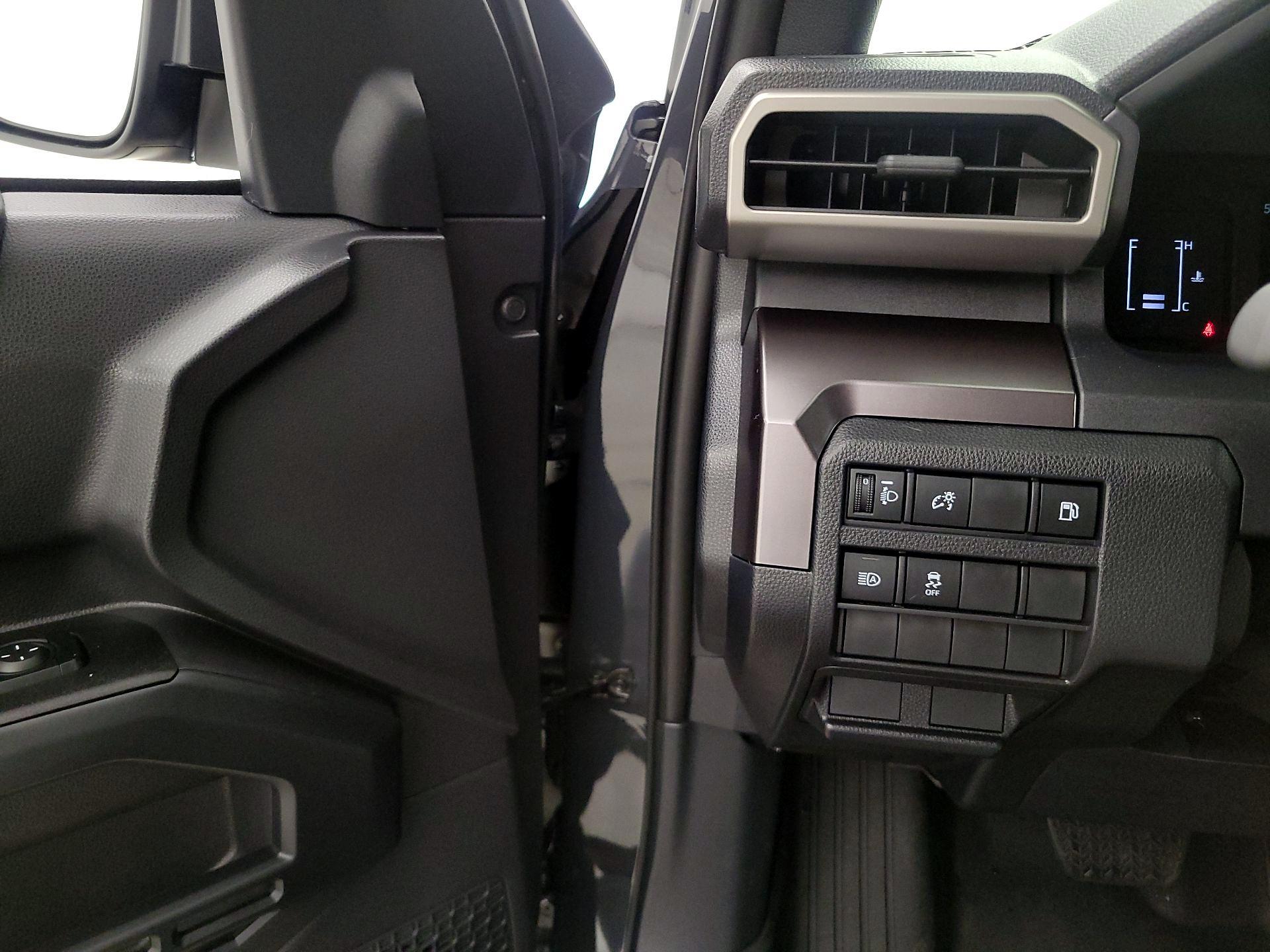 Thumbnail: 2025 Toyota 4Runner - 13