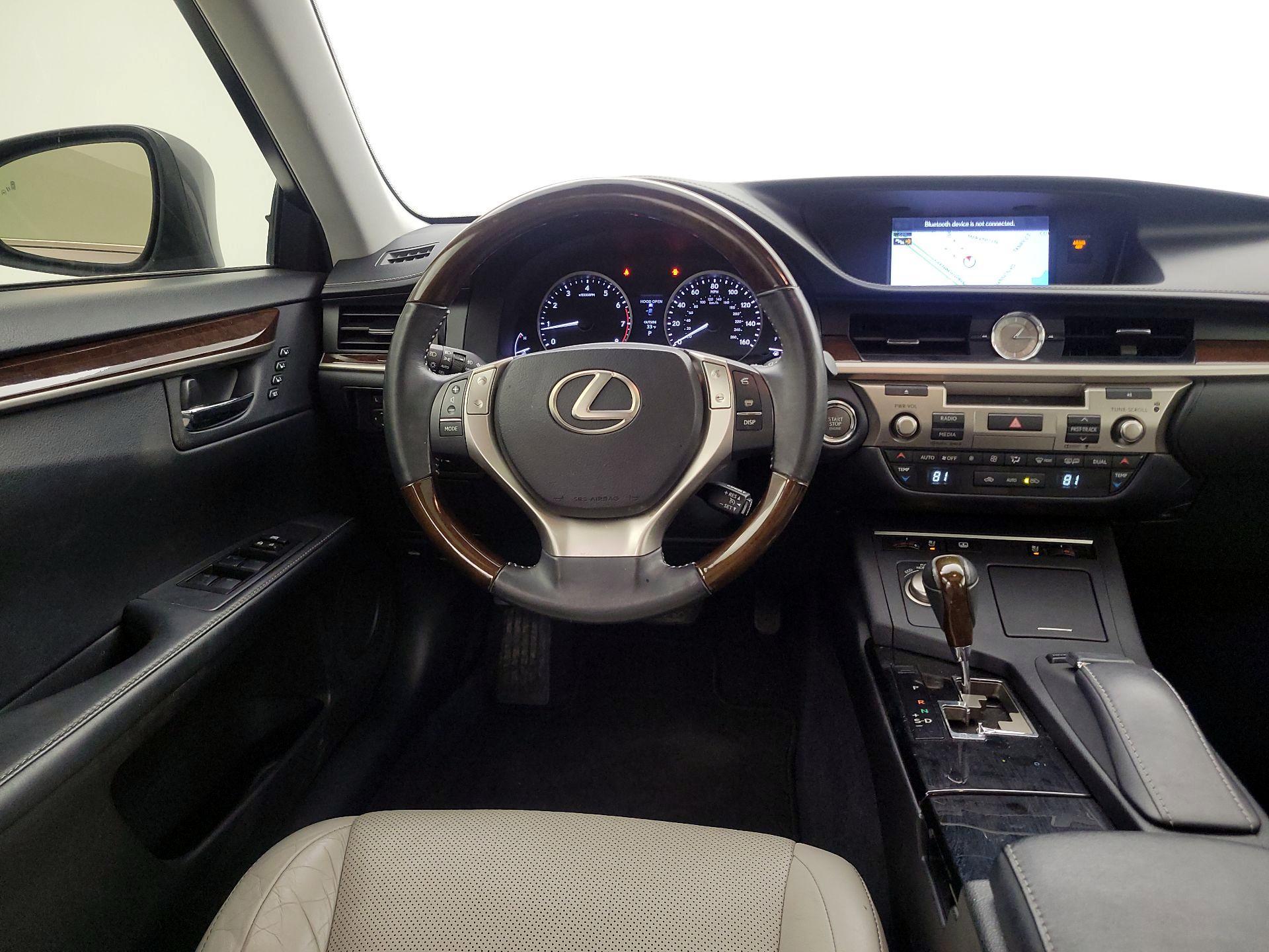 Thumbnail: 2015 Lexus ES - 10