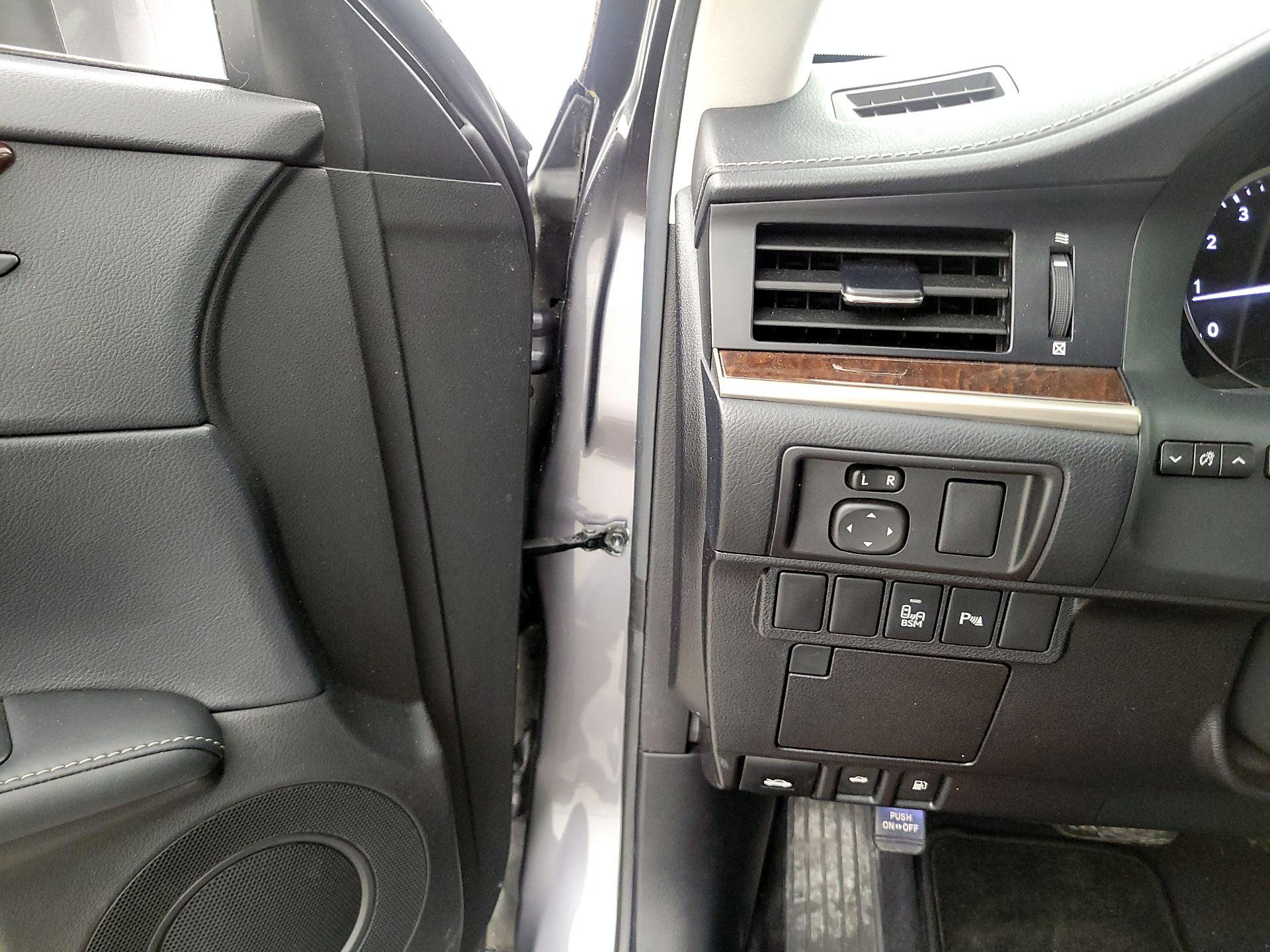 Thumbnail: 2015 Lexus ES - 13