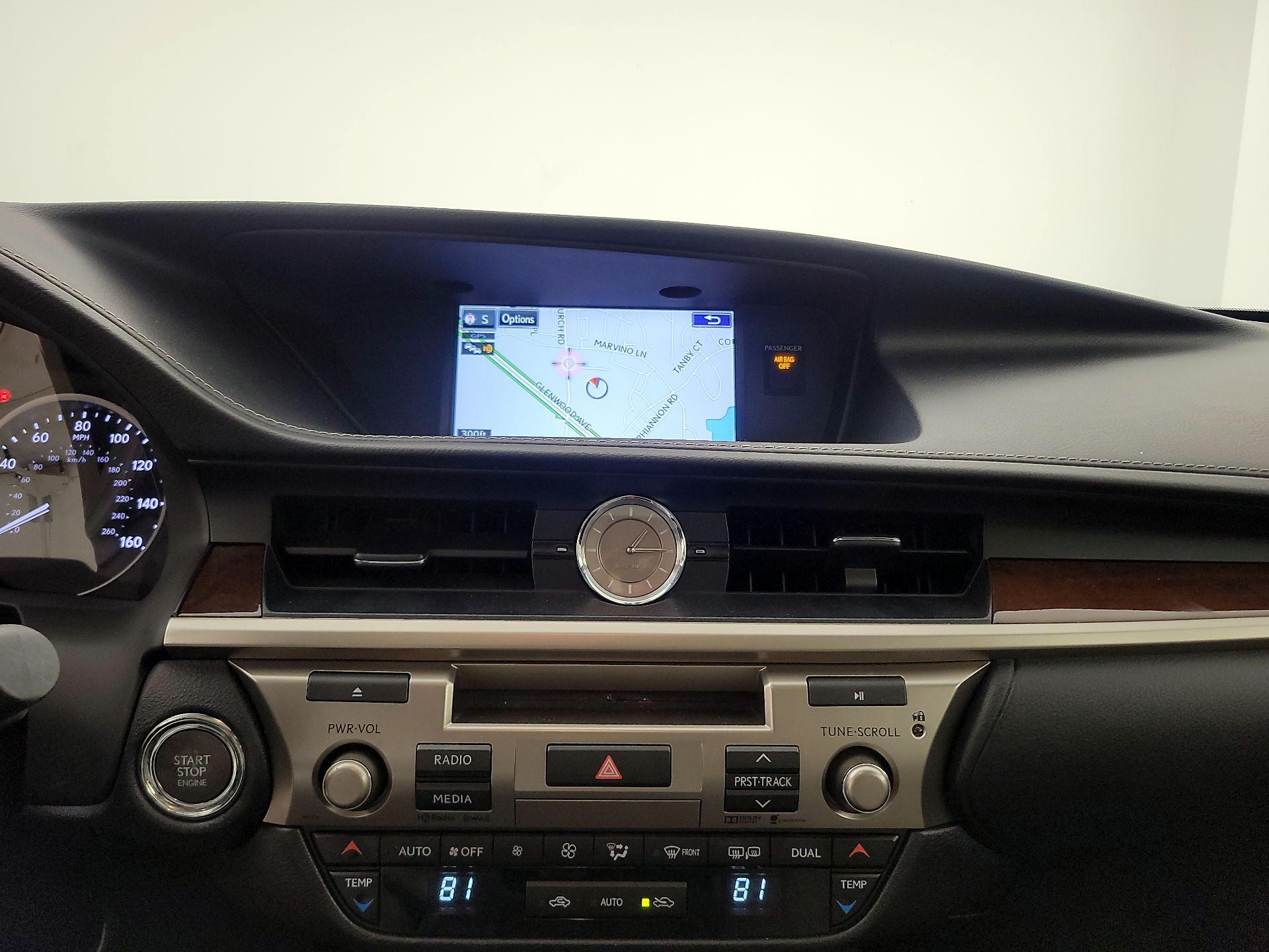 Thumbnail: 2015 Lexus ES - 14