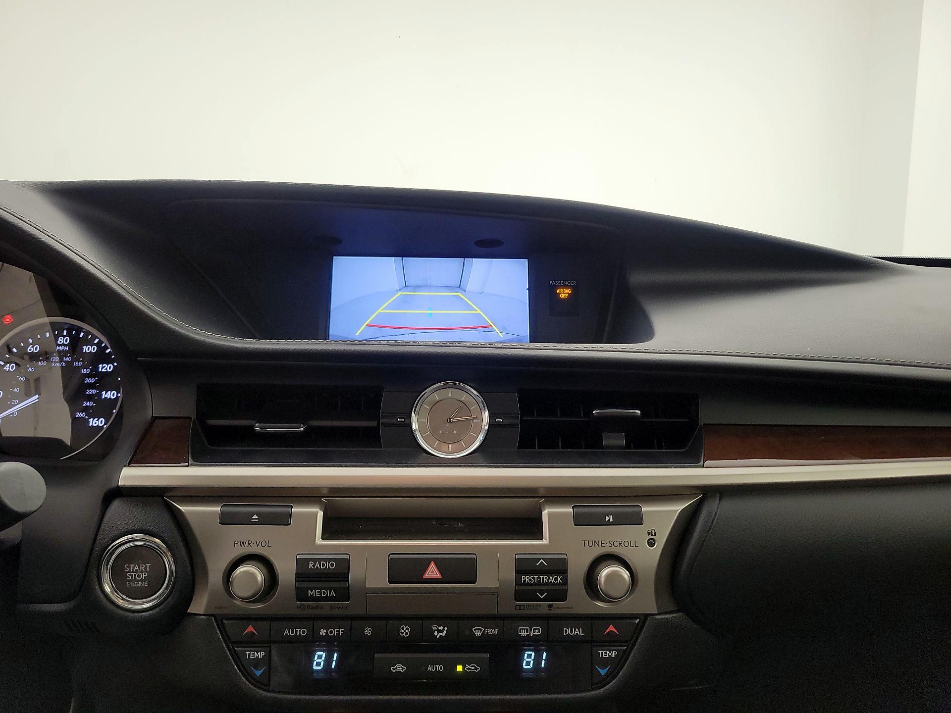 Thumbnail: 2015 Lexus ES - 15