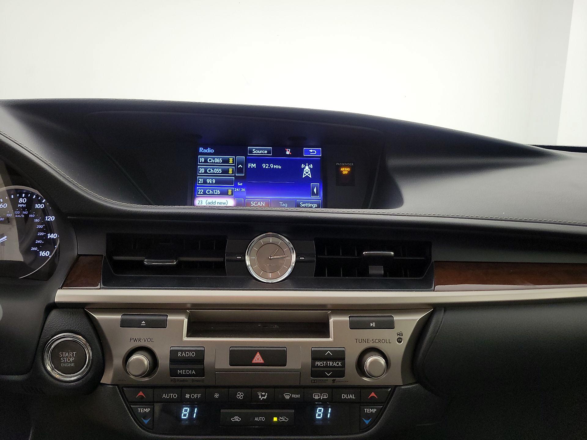 Thumbnail: 2015 Lexus ES - 16