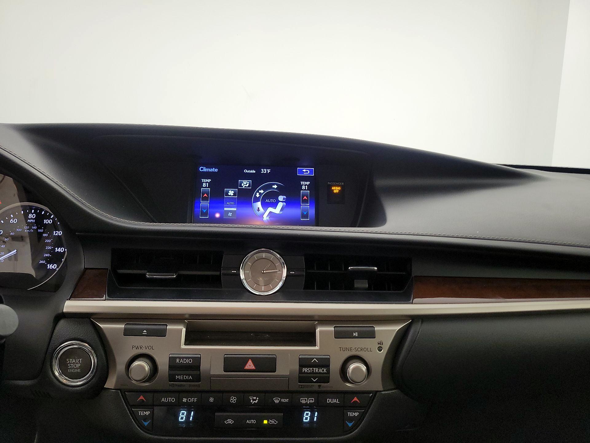 Thumbnail: 2015 Lexus ES - 17