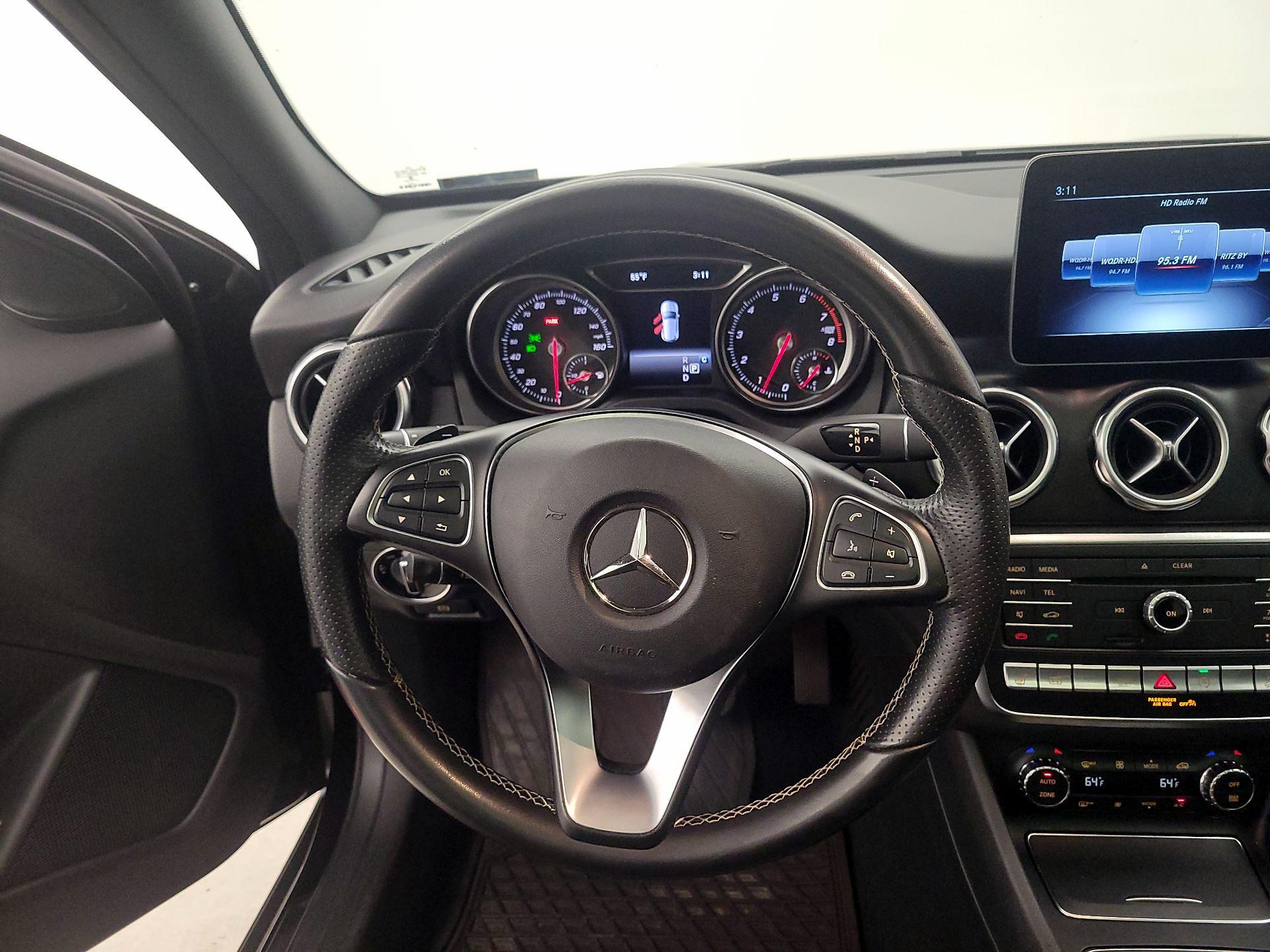 Thumbnail: 2018 Mercedes-Benz GLA - 10