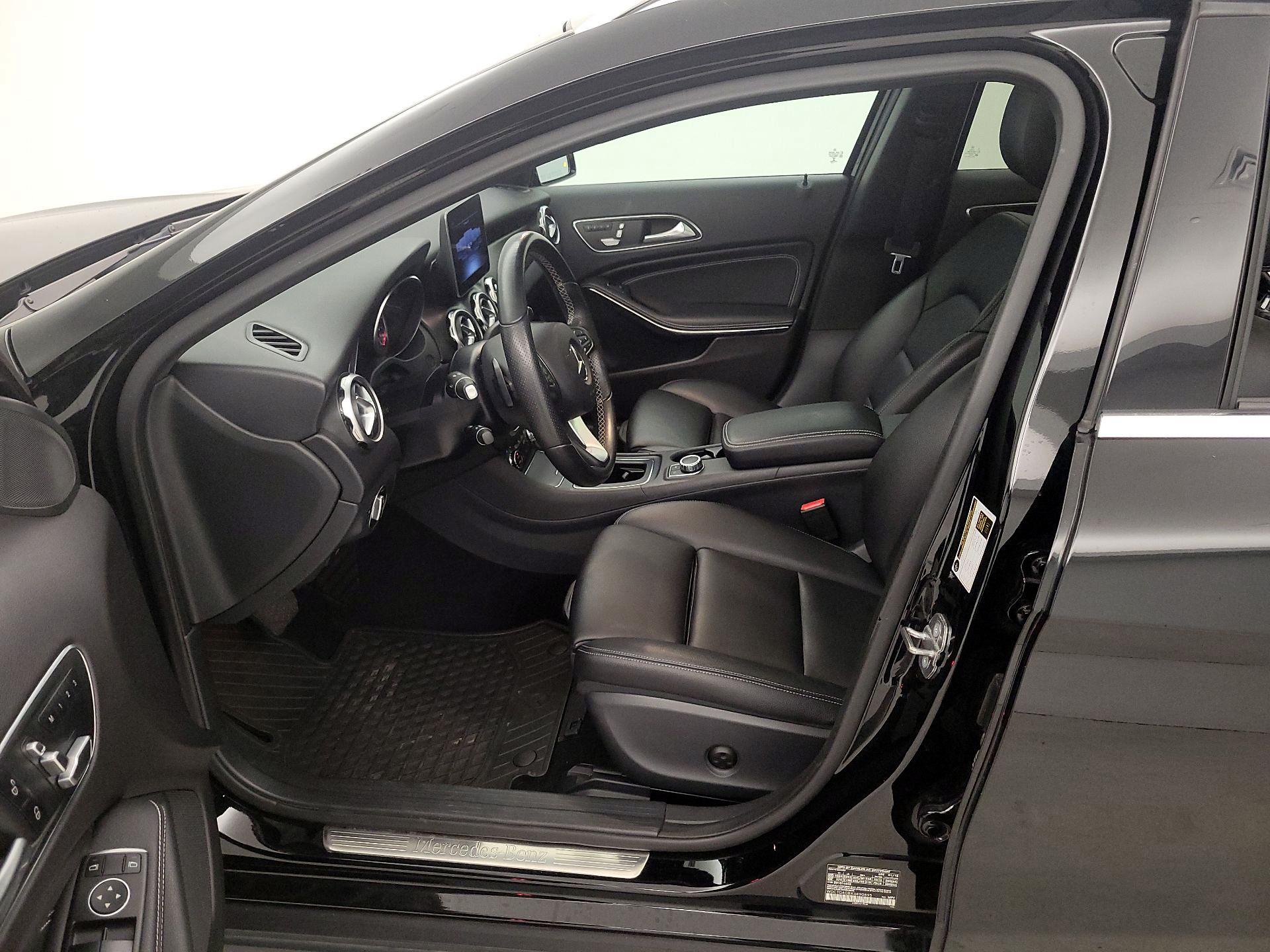 Thumbnail: 2018 Mercedes-Benz GLA - 11