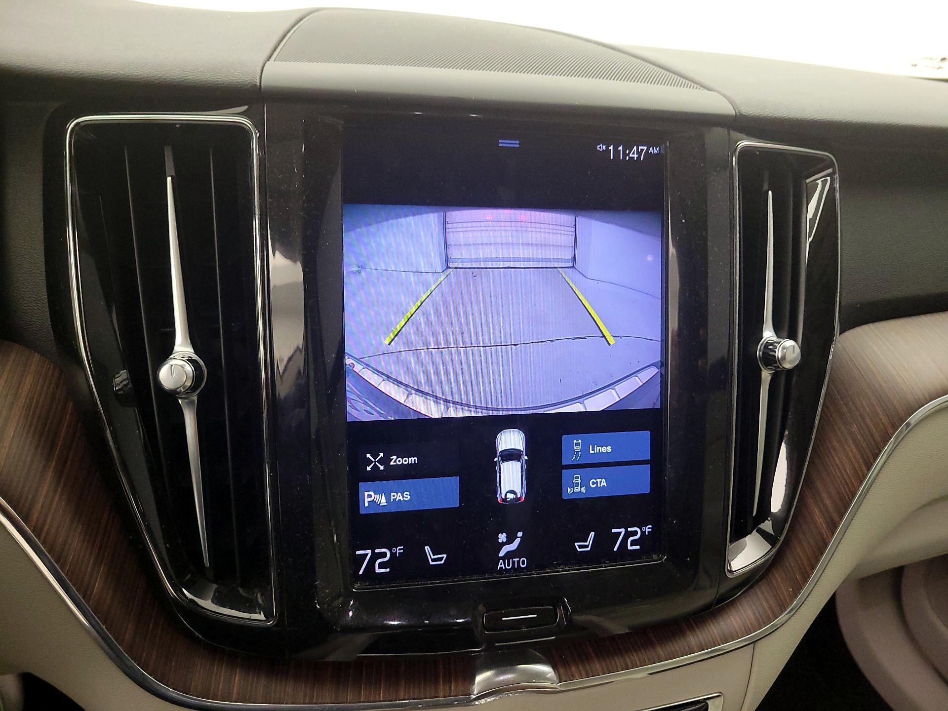 Thumbnail: 2021 Volvo XC60 - 13