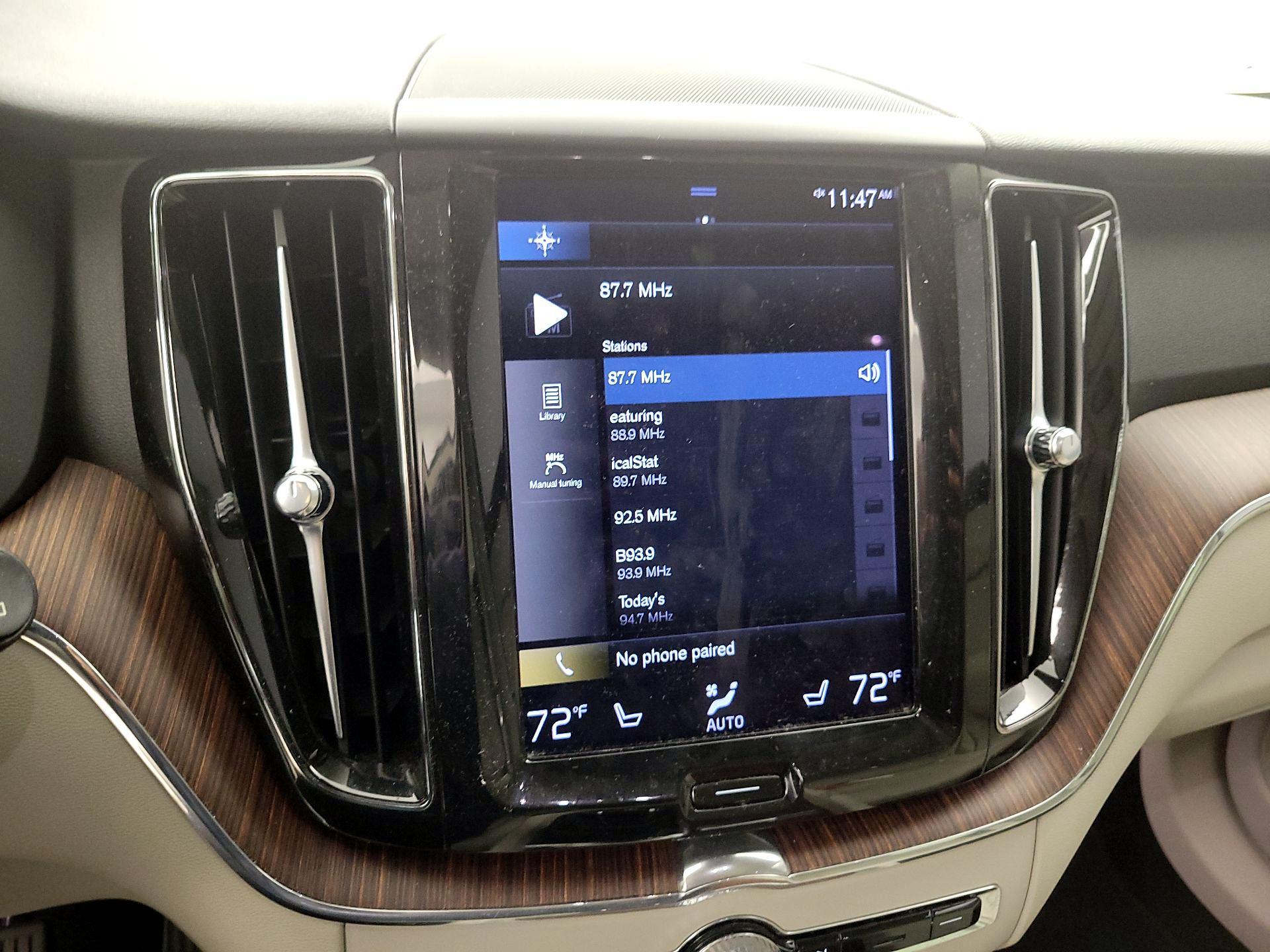 Thumbnail: 2021 Volvo XC60 - 14