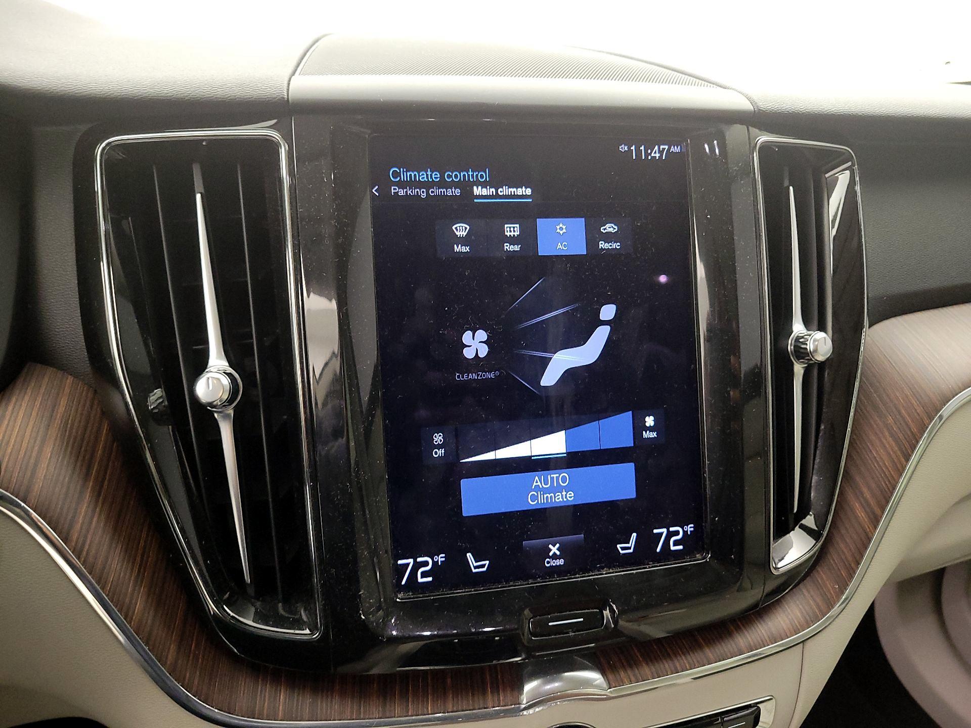 Thumbnail: 2021 Volvo XC60 - 15