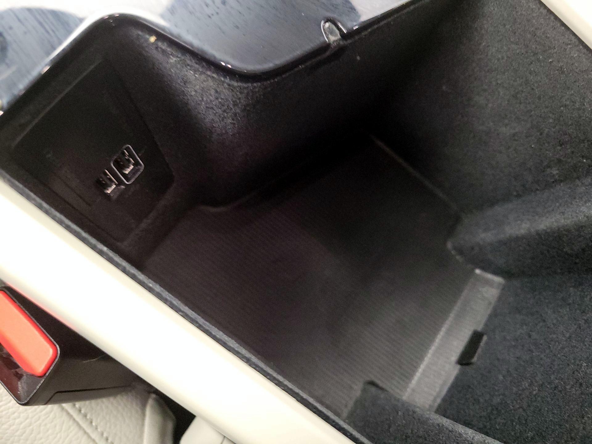 Thumbnail: 2021 Volvo XC60 - 17