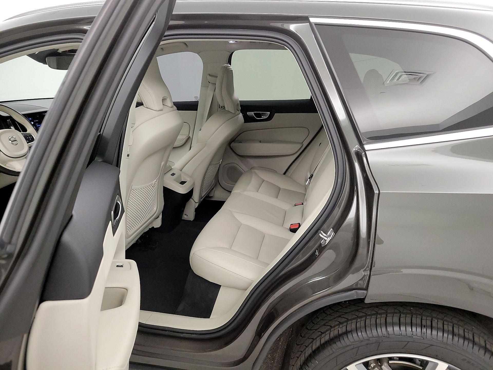 Thumbnail: 2021 Volvo XC60 - 18