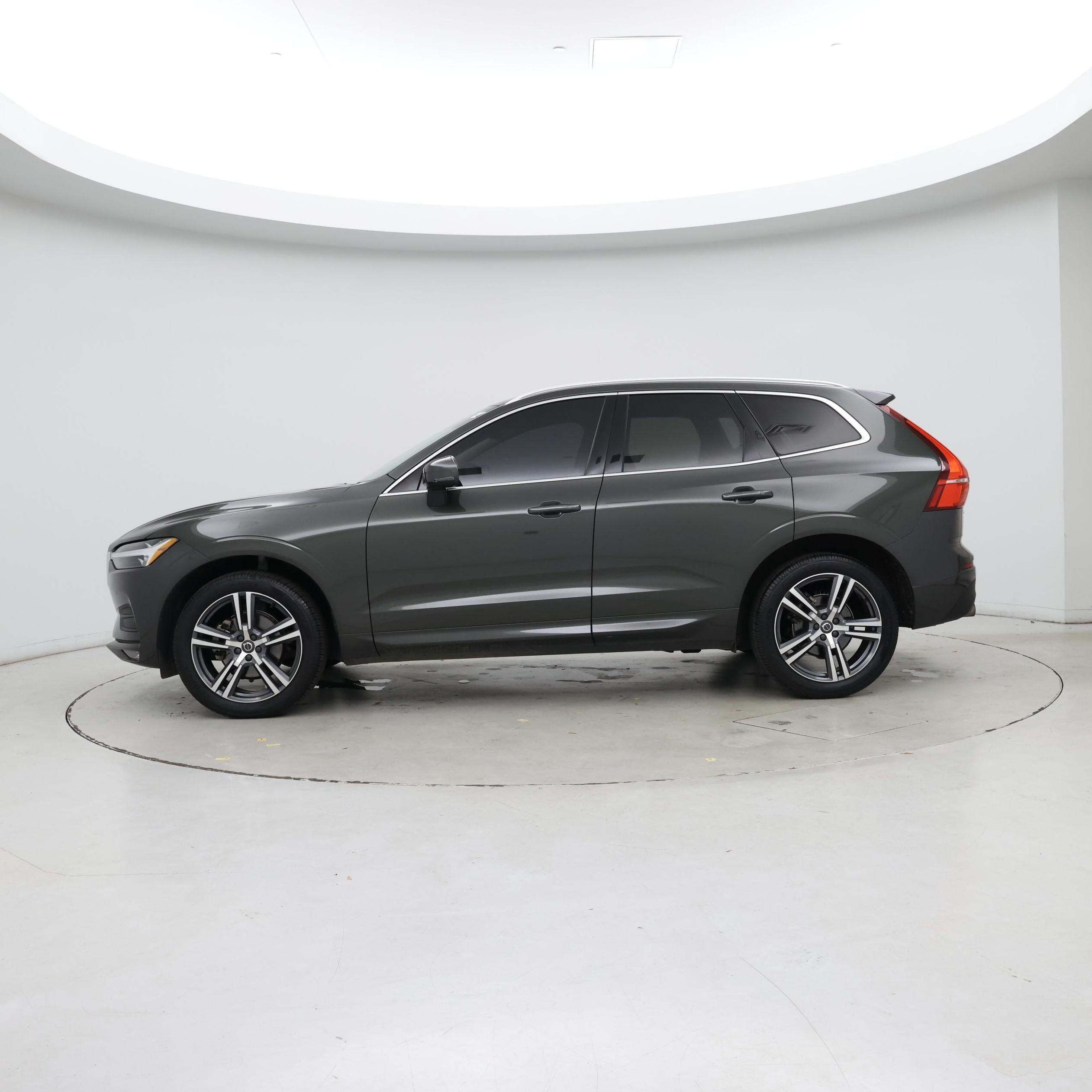 Thumbnail: 2021 Volvo XC60 - 3
