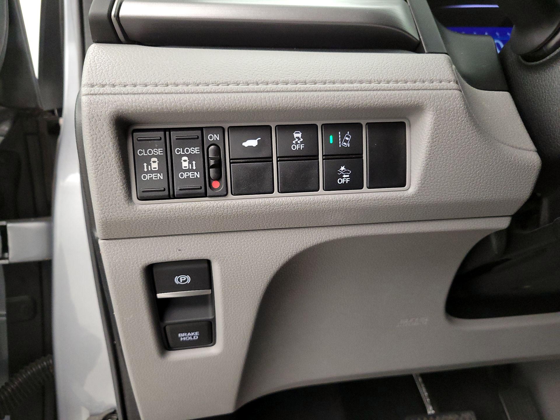 Thumbnail: 2019 Honda Odyssey - 13