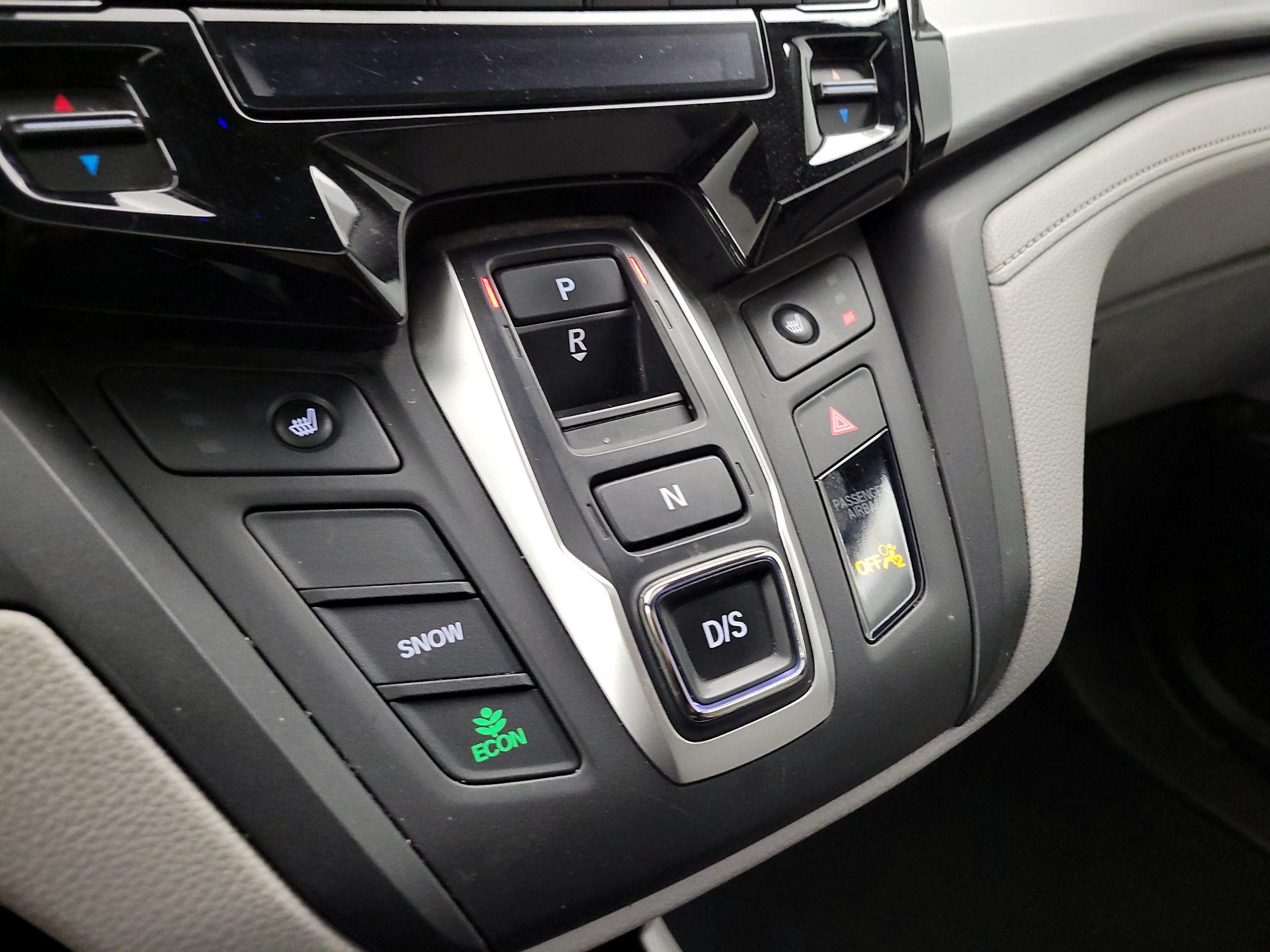 Thumbnail: 2019 Honda Odyssey - 17