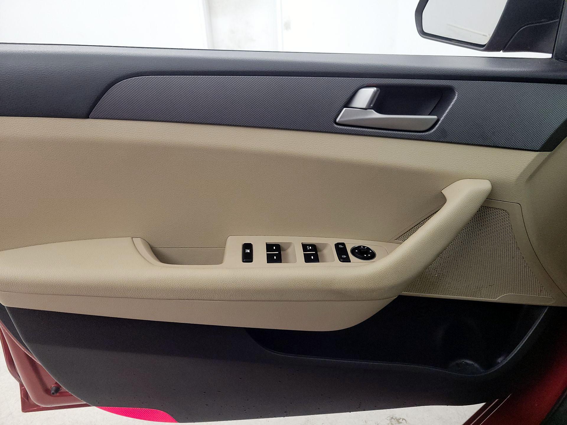 Thumbnail: 2017 Hyundai Sonata - 12