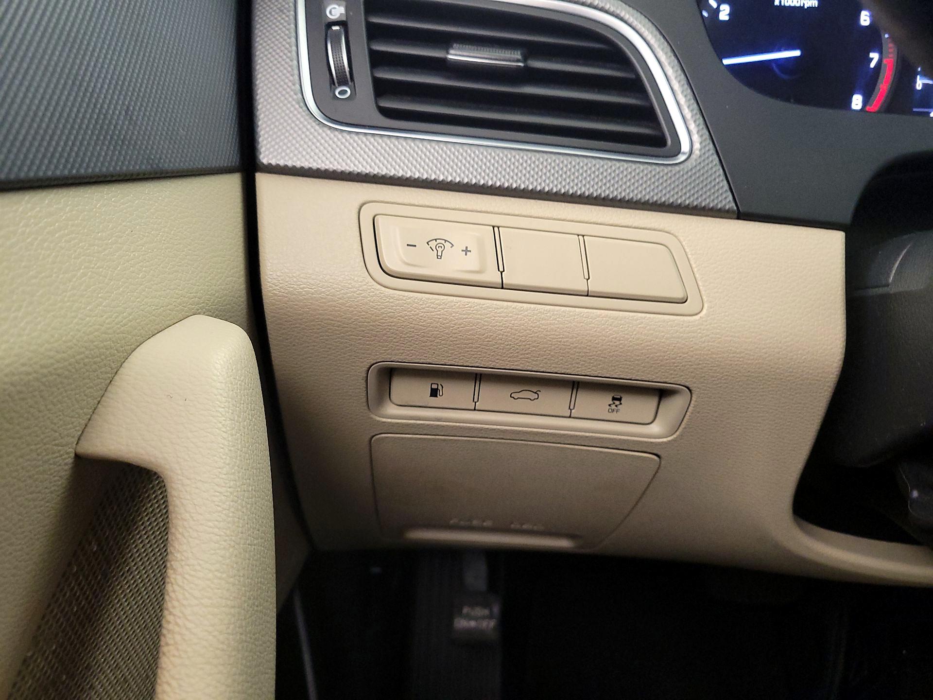 Thumbnail: 2017 Hyundai Sonata - 13