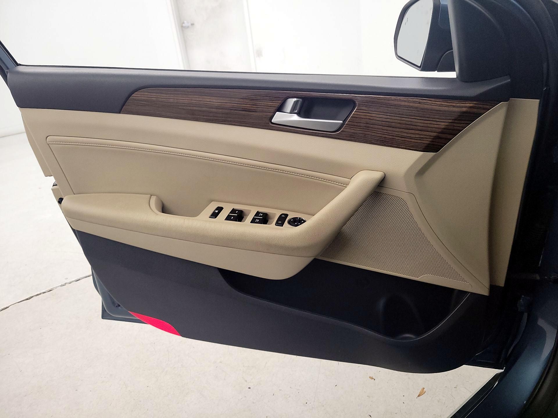 Thumbnail: 2017 Hyundai Sonata - 12