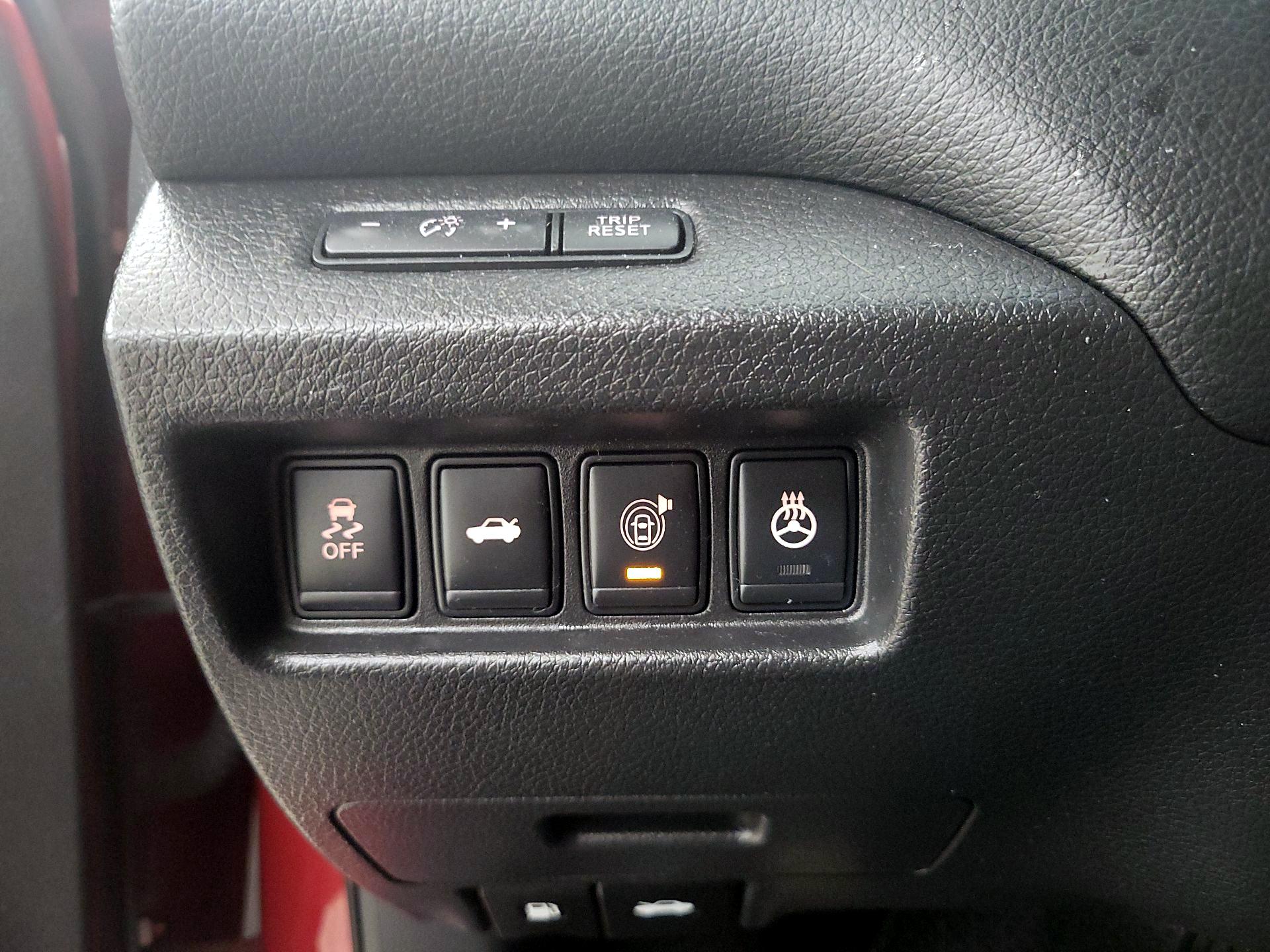 Thumbnail: 2014 Nissan Altima - 13